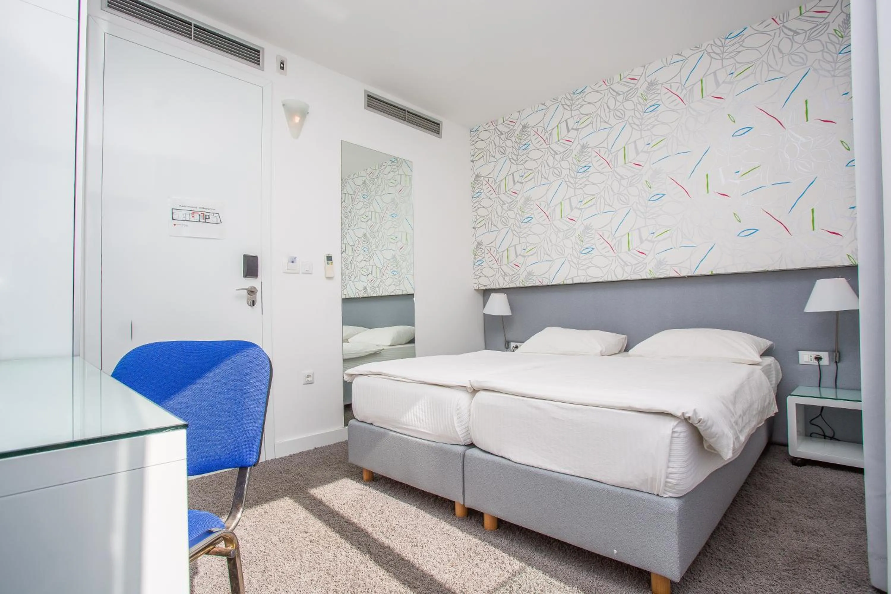 Photo of the whole room in Hotel Jona