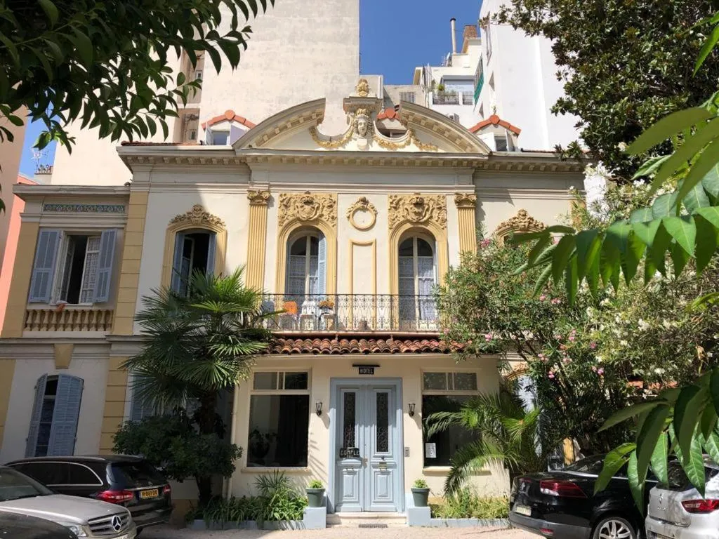 Property building in Hôtel Belle Meunière