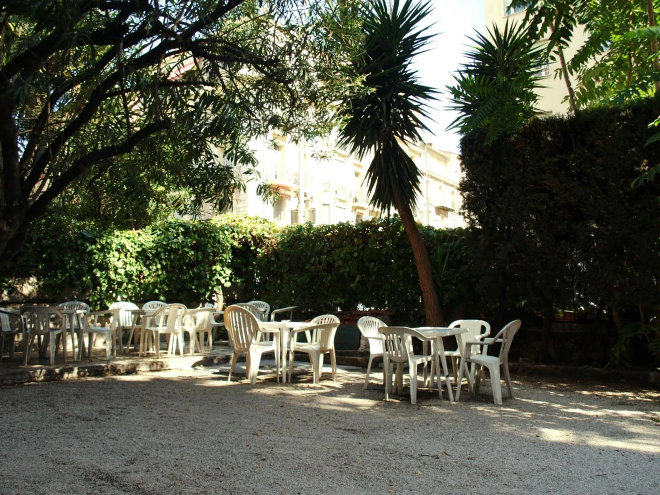 Garden in Hôtel Belle Meunière