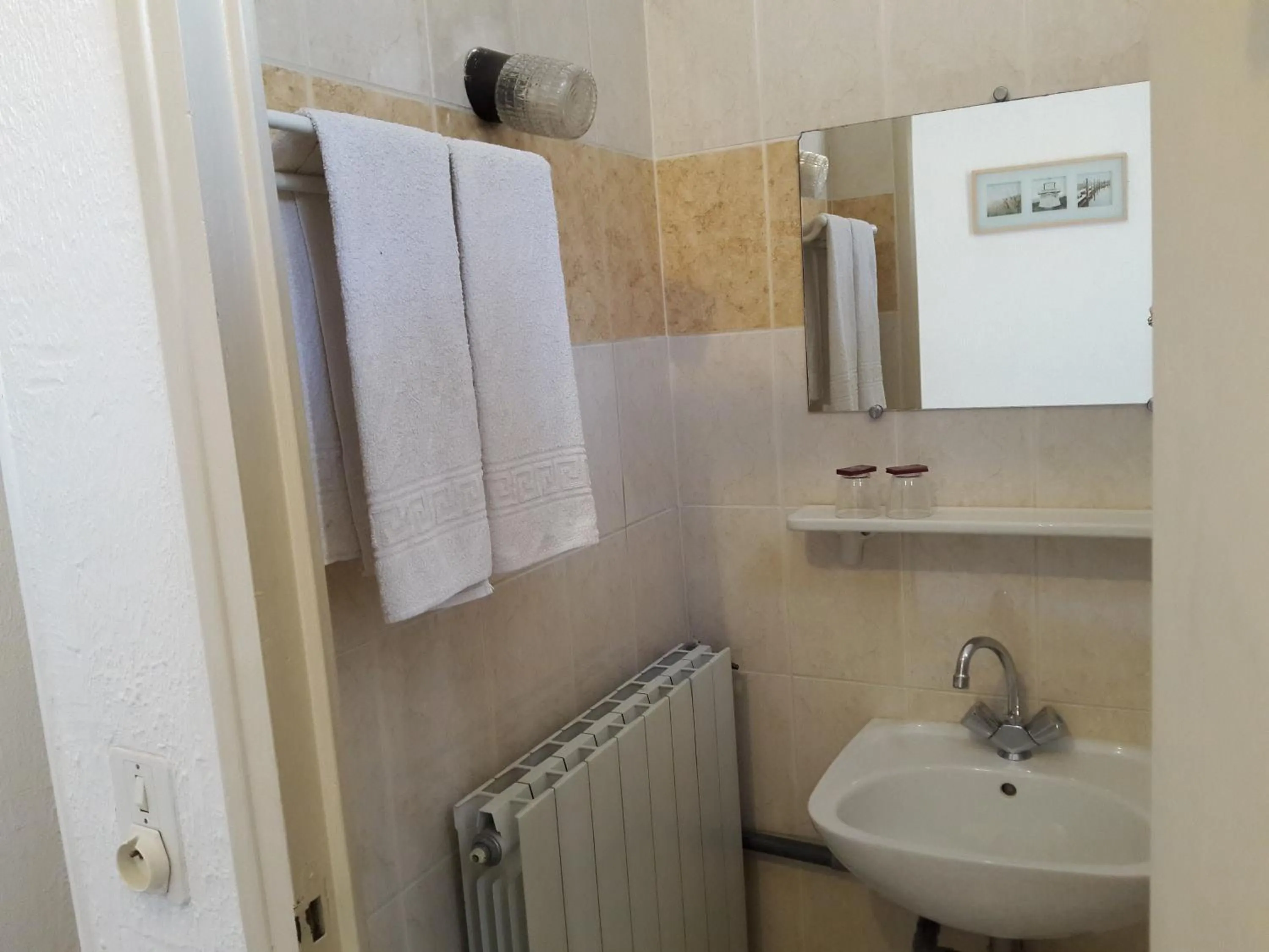 Bathroom in Hôtel Belle Meunière