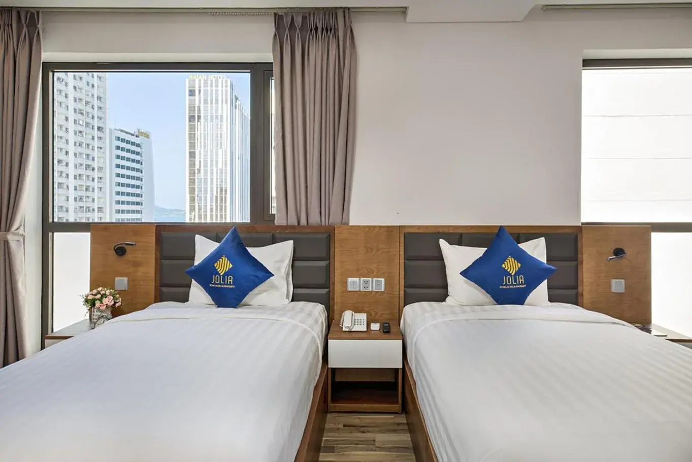Deluxe Double or Twin Room with View in Jolia Hotel Danang Beach Deluxe Double or Twin Room with View in Jolia Hotel Danang Beach