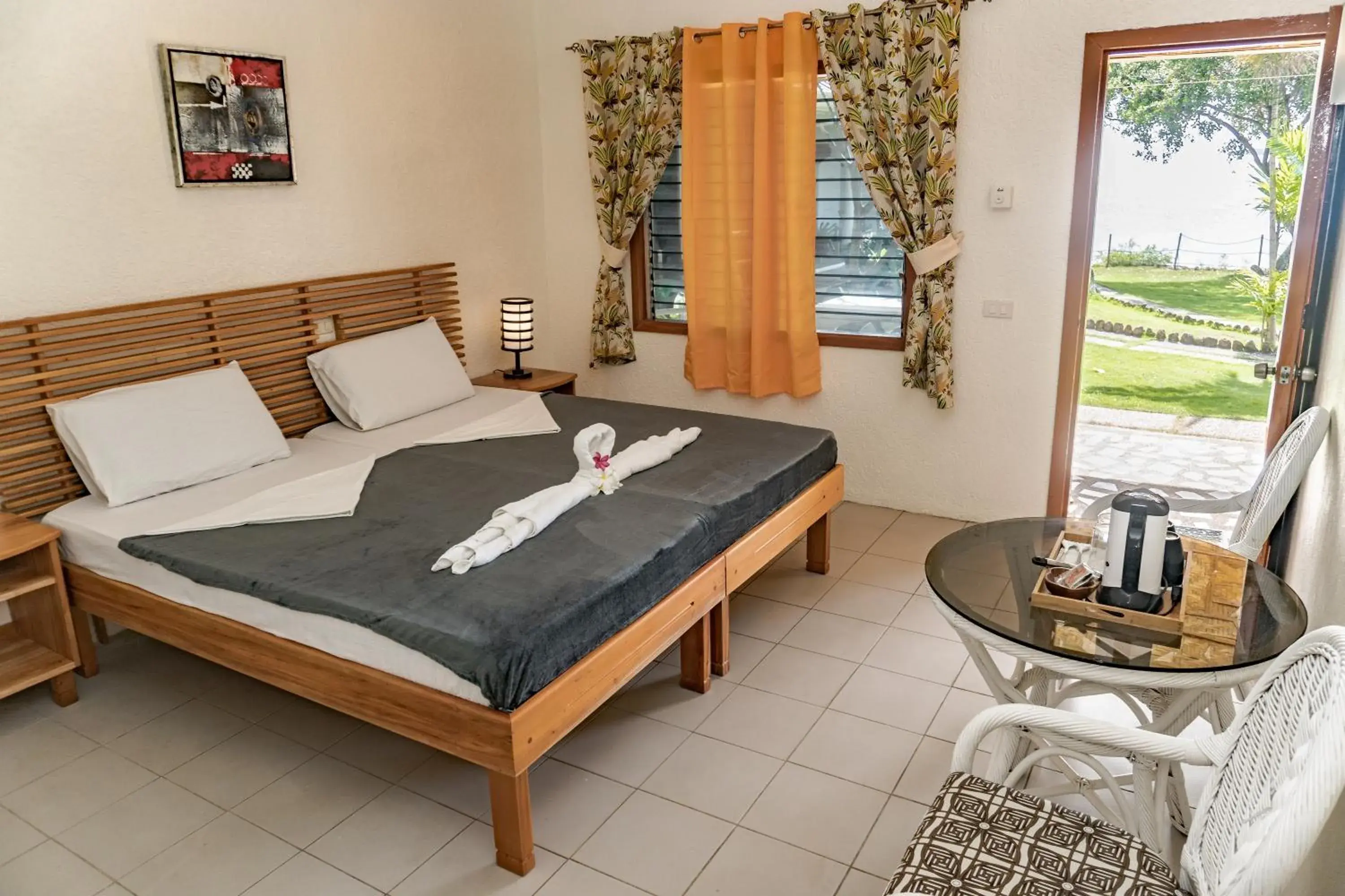 Deluxe Twin Room with Sea View in Quo Vadis Dive Resort Deluxe Twin Room with Sea View in Quo Vadis Dive Resort