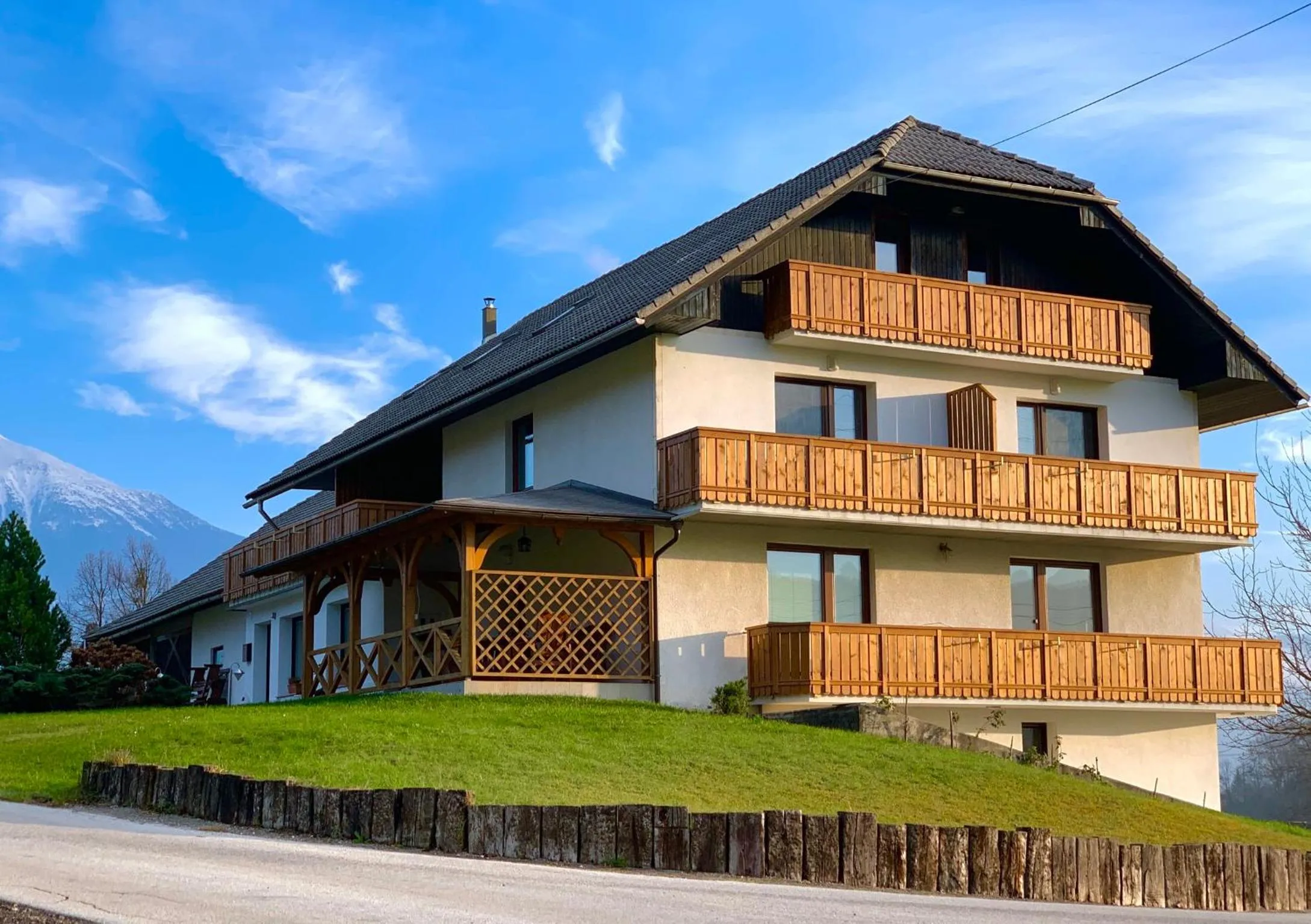 Property building in Apartments-Rooms Kocijancic