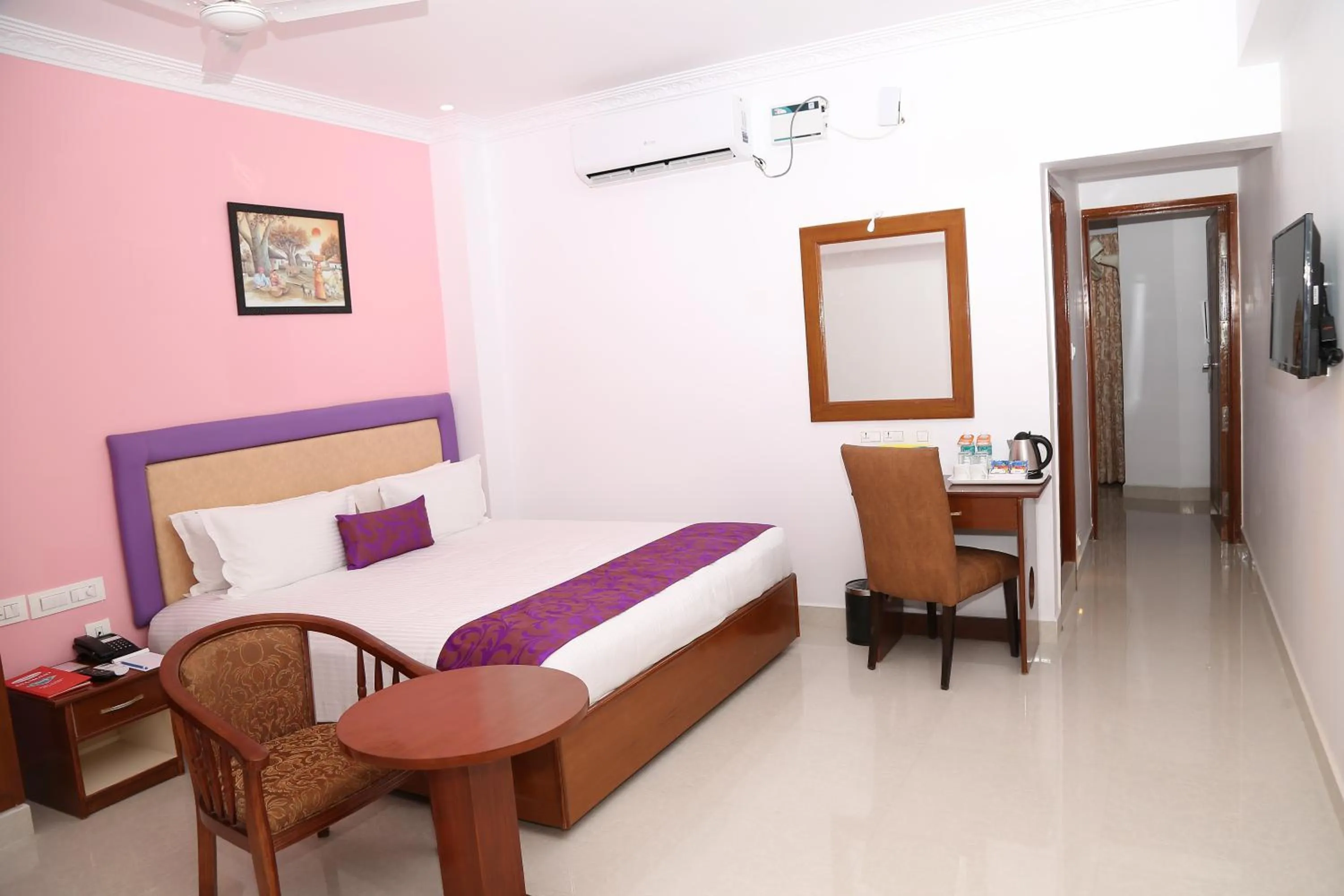 Photo of the whole room, Bed in Sbk Park Inn