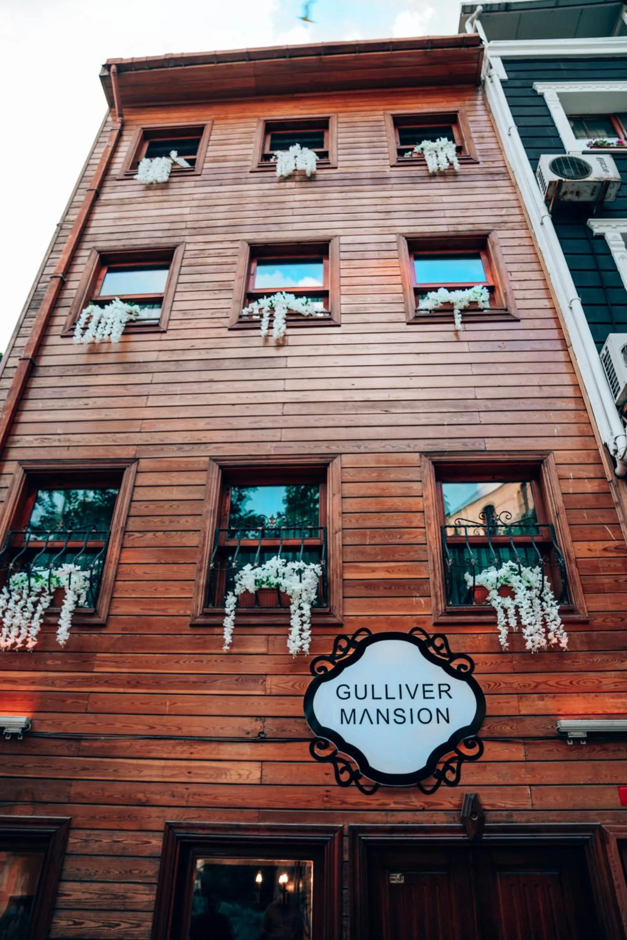 Property building in Gulliver Mansion Hotel