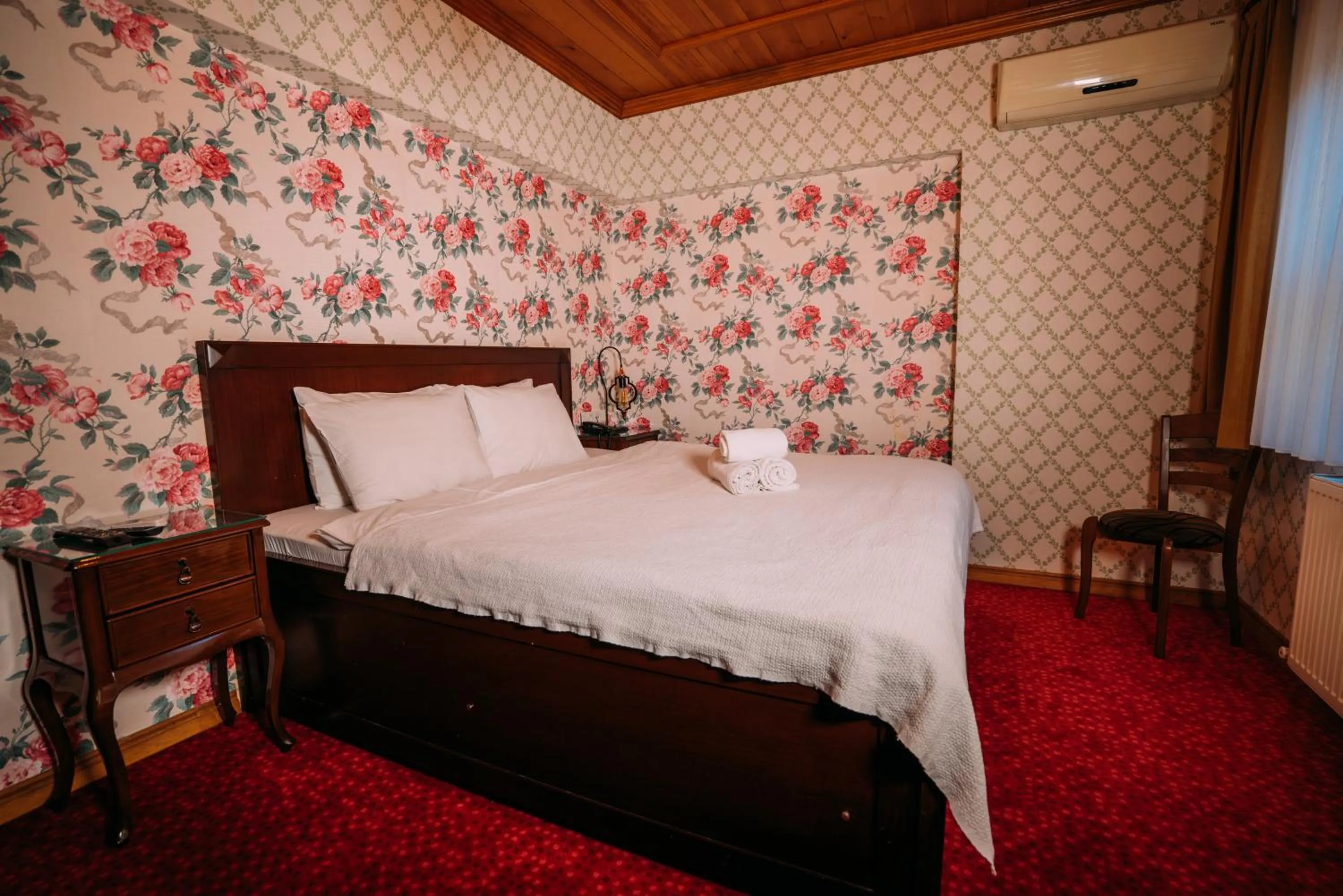 Photo of the whole room, Bed in Gulliver Mansion Hotel