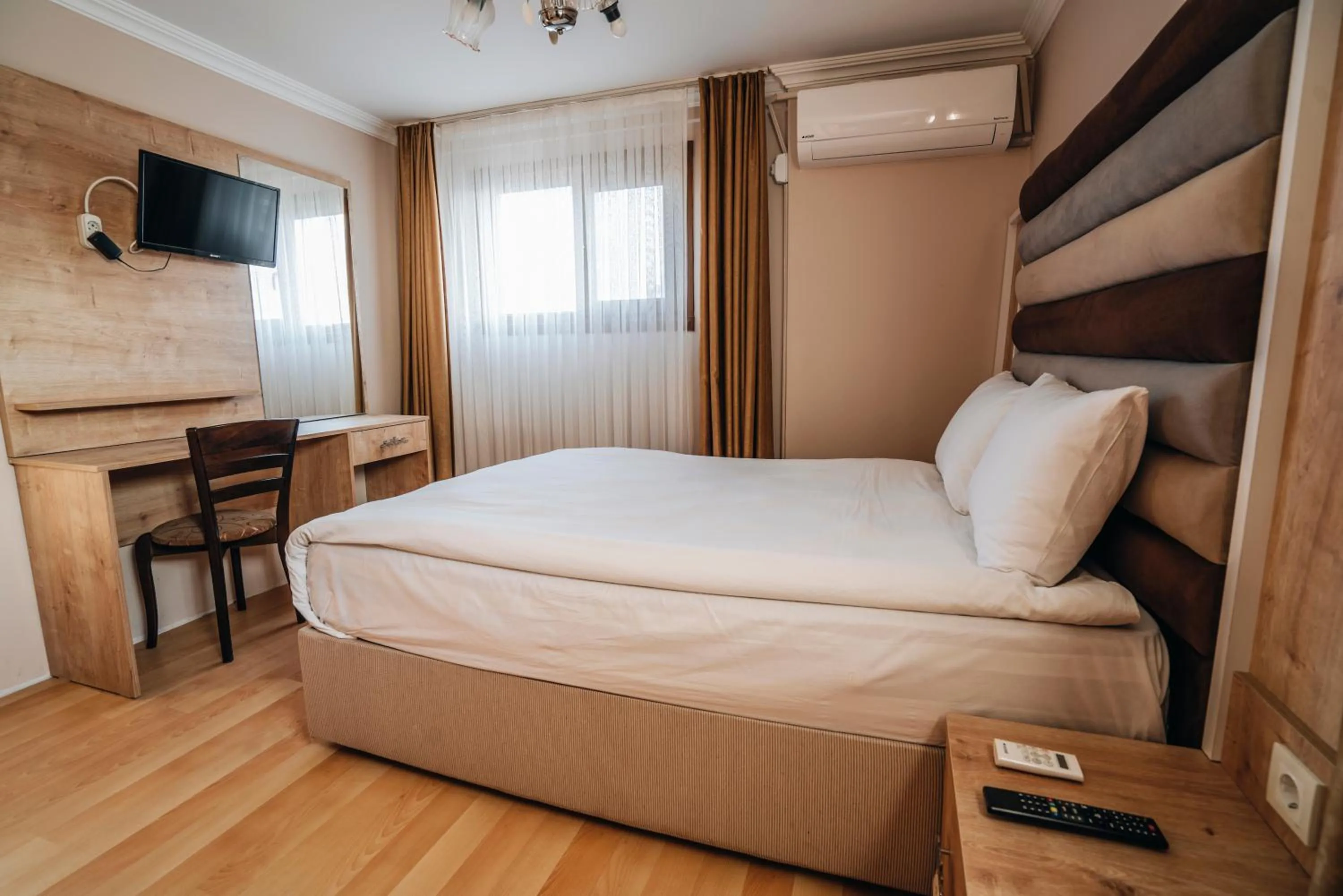 Photo of the whole room, Bed in Gulliver Mansion Hotel