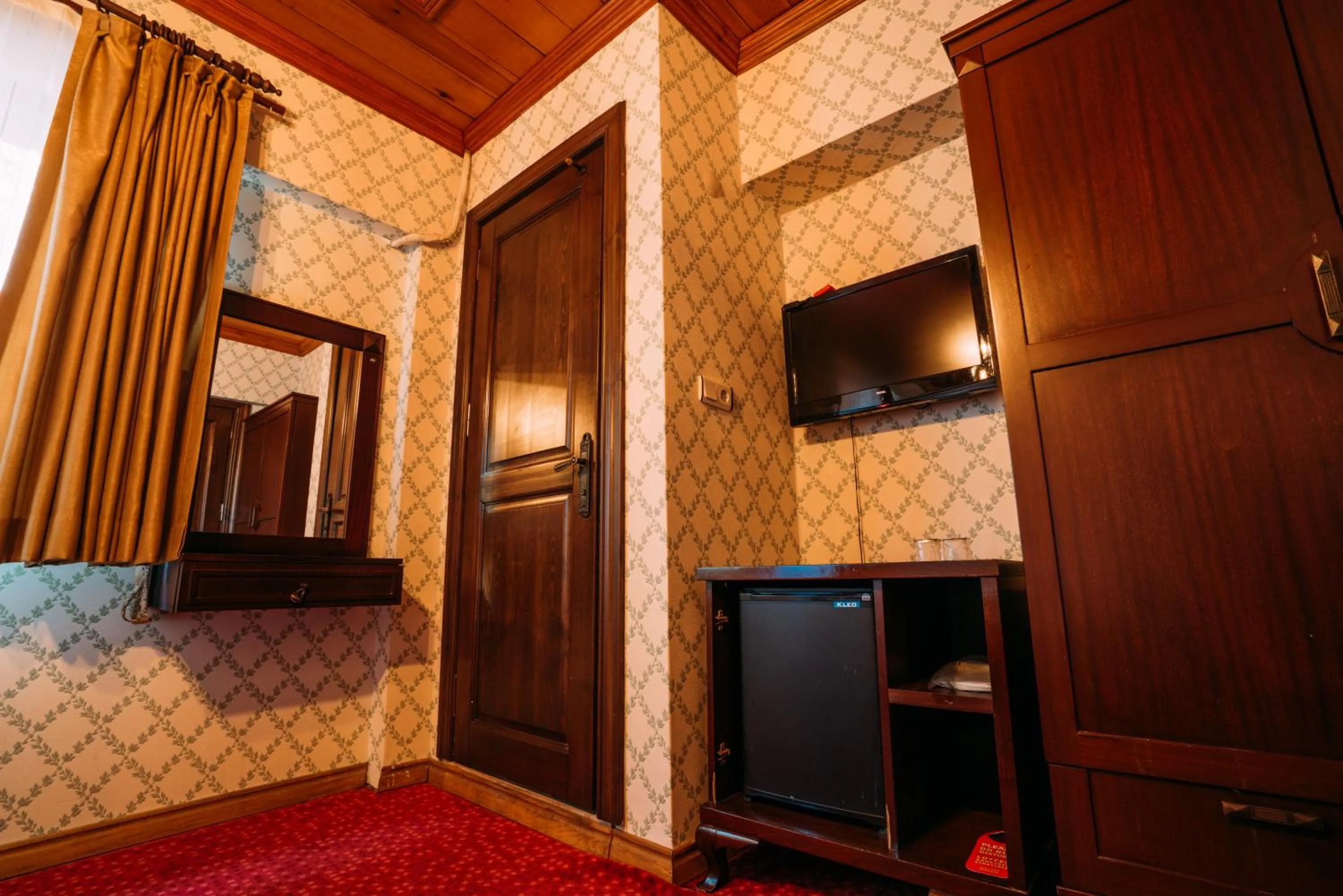 TV and multimedia, Bed in Gulliver Mansion Hotel