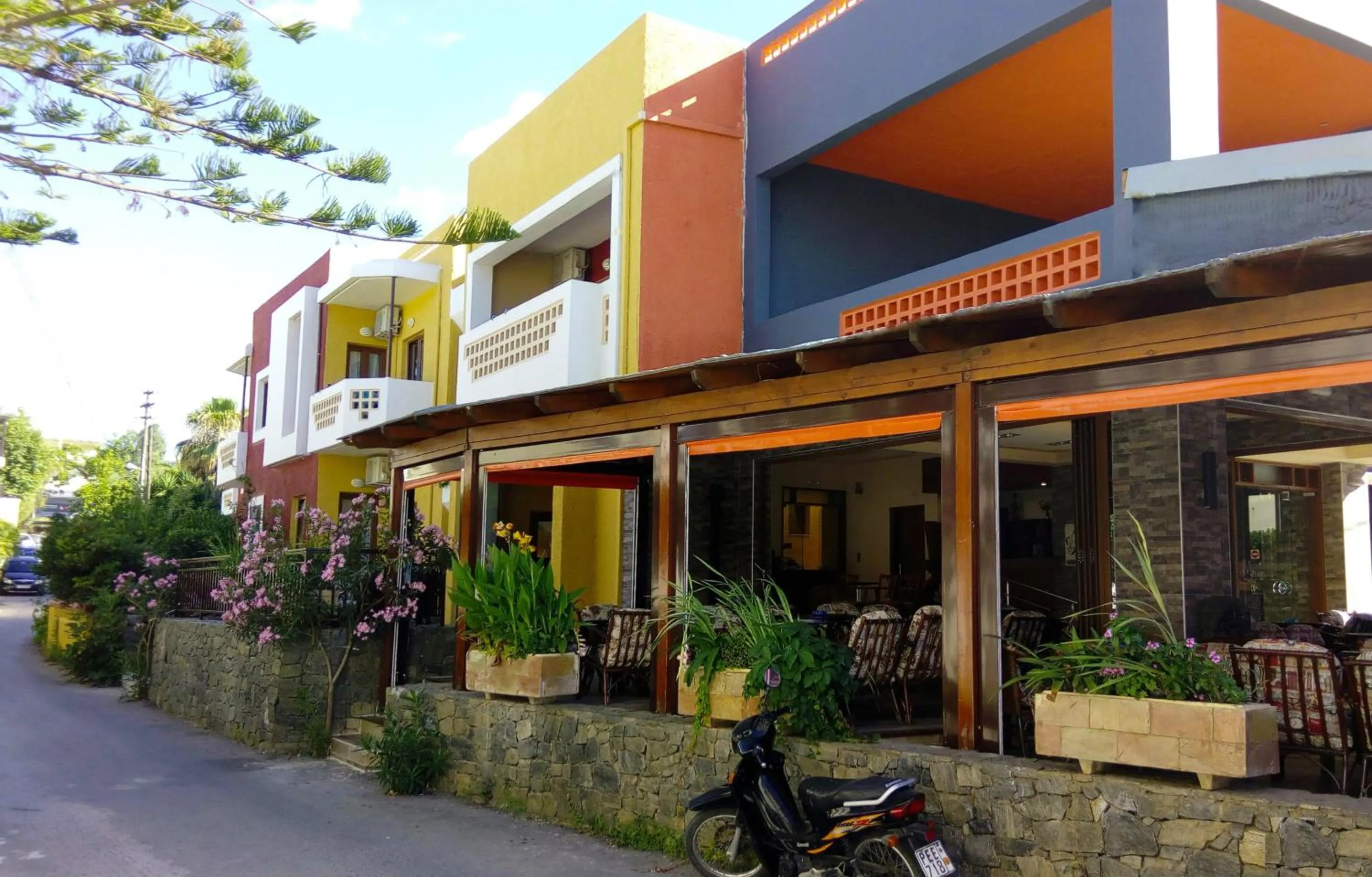 Property building in Katerini Apartments Hotel