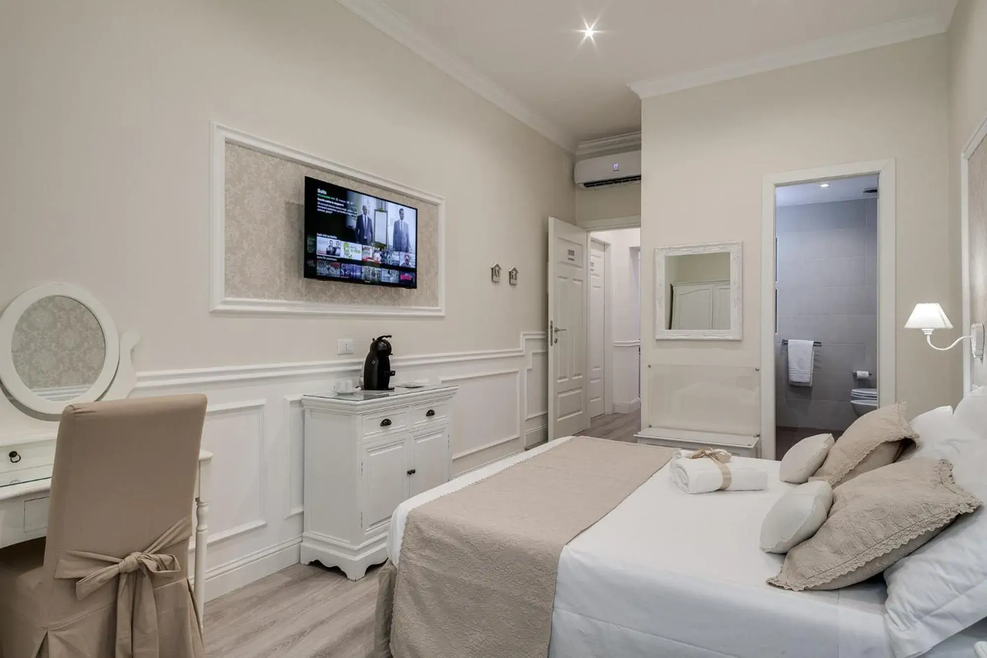 Standard Double Room in Charme & Chic Luxury Standard Double Room in Charme & Chic Luxury