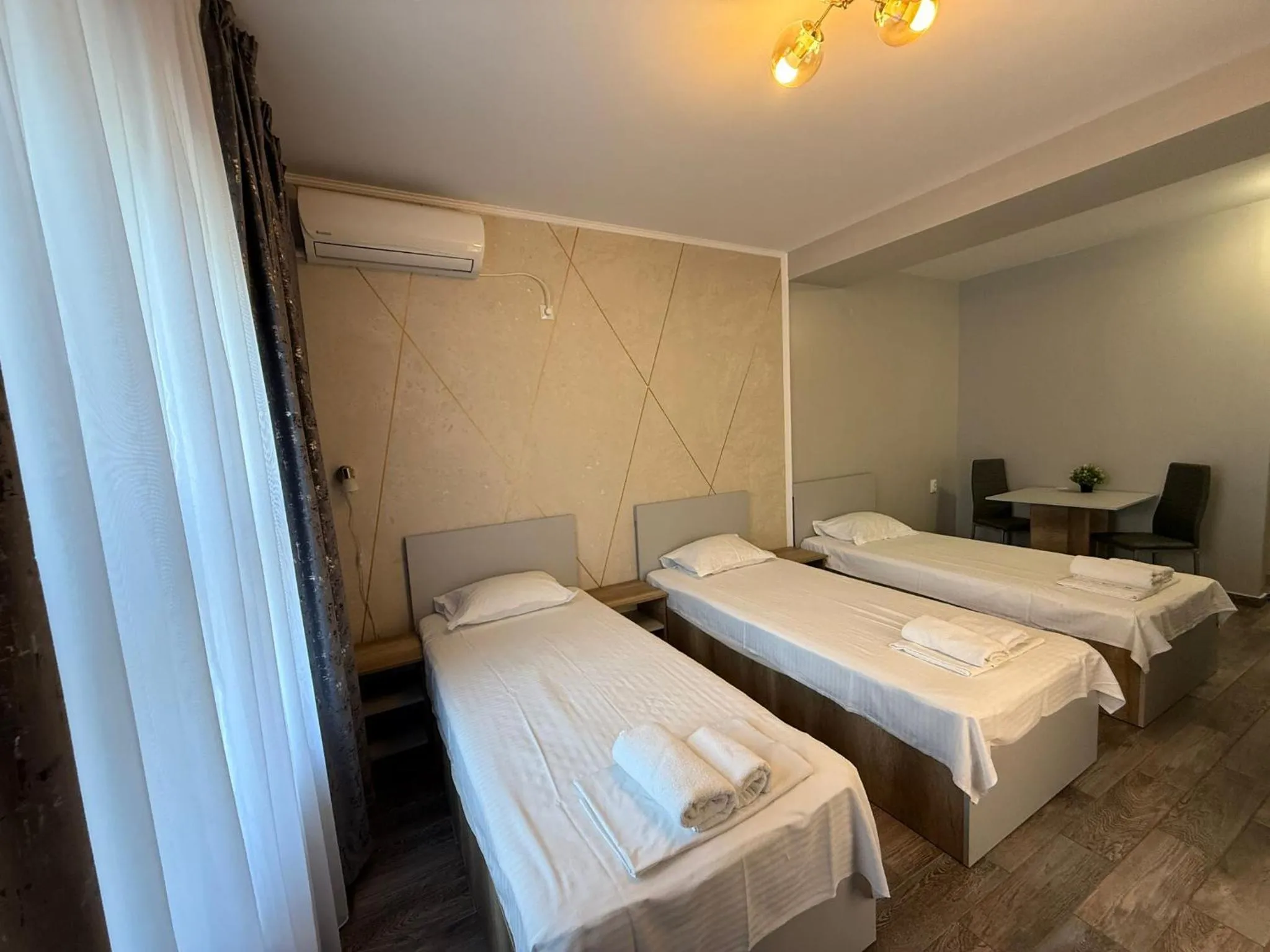 Bed in Ave Hotel Victoriei