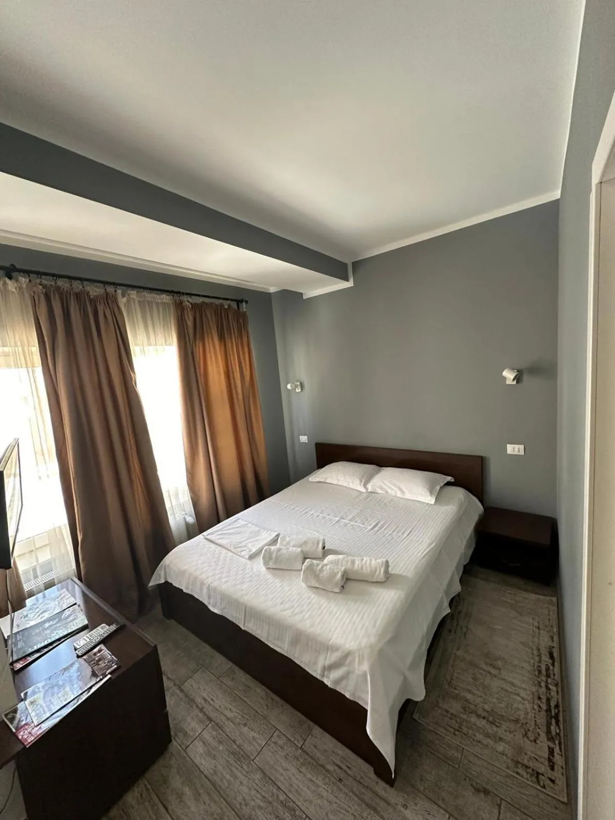 Bed in Ave Hotel Victoriei