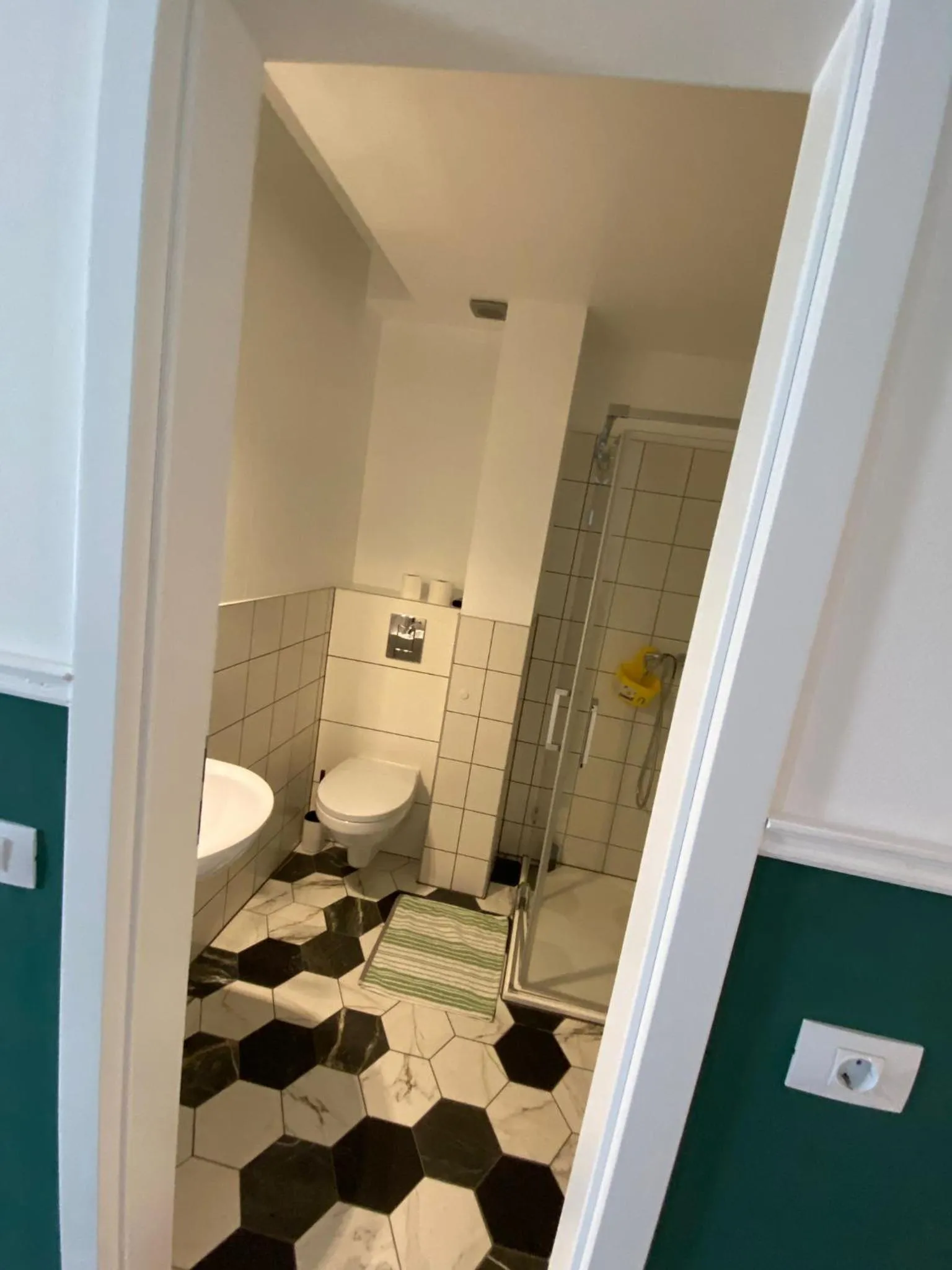 Bathroom in Ave Hotel Victoriei