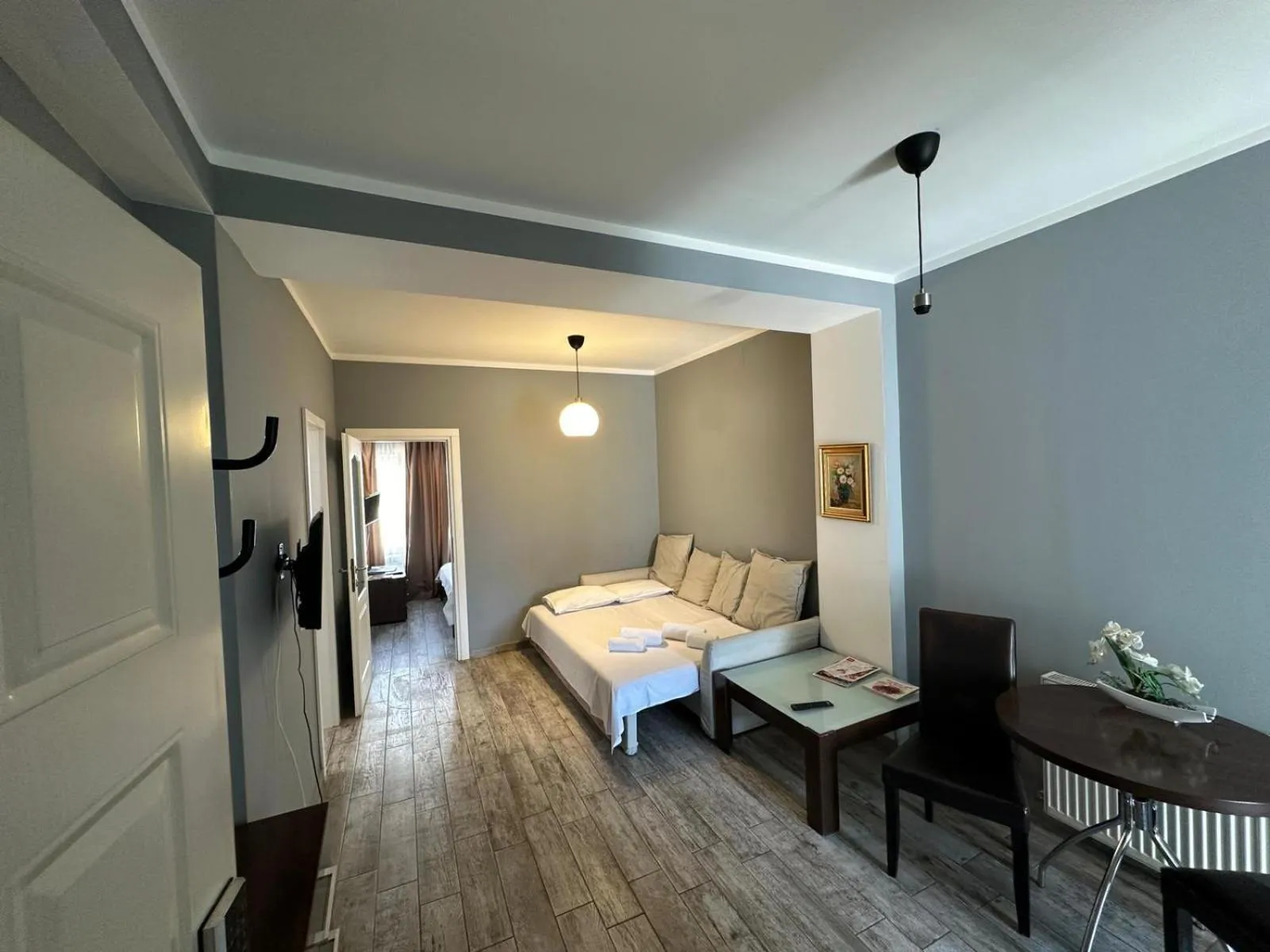 Bed in Ave Hotel Victoriei