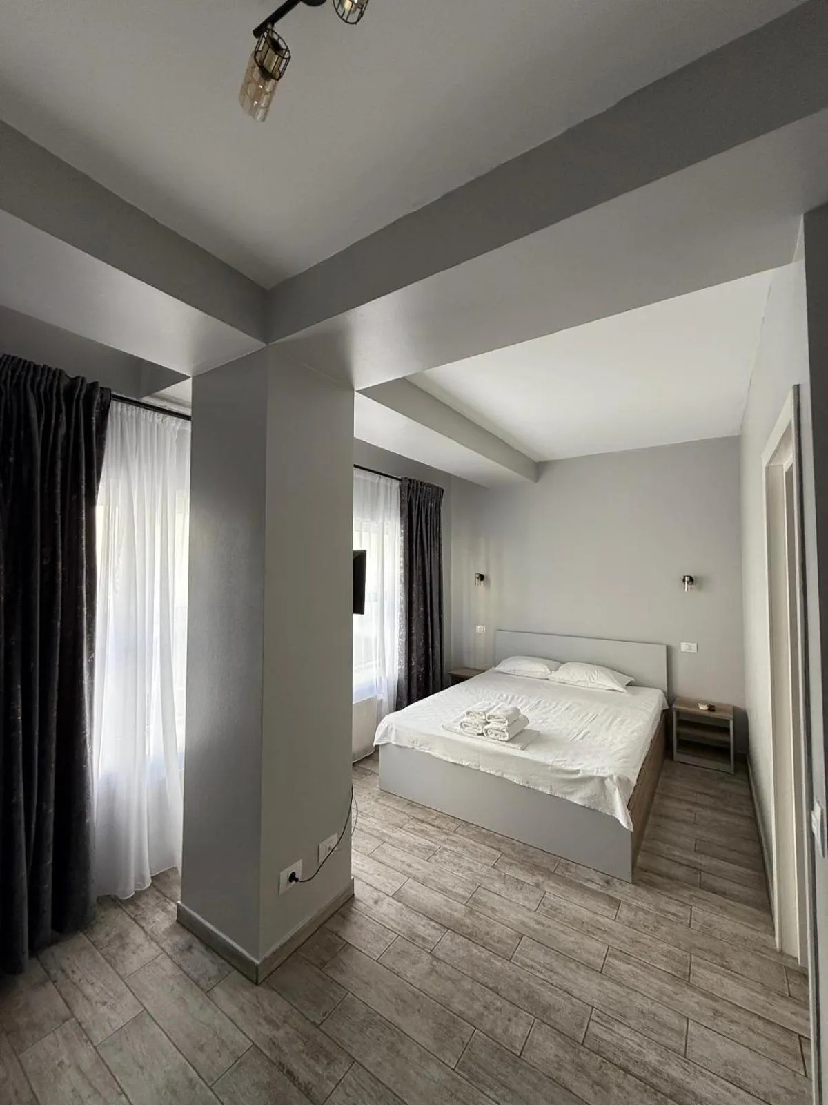 Bed in Ave Hotel Victoriei