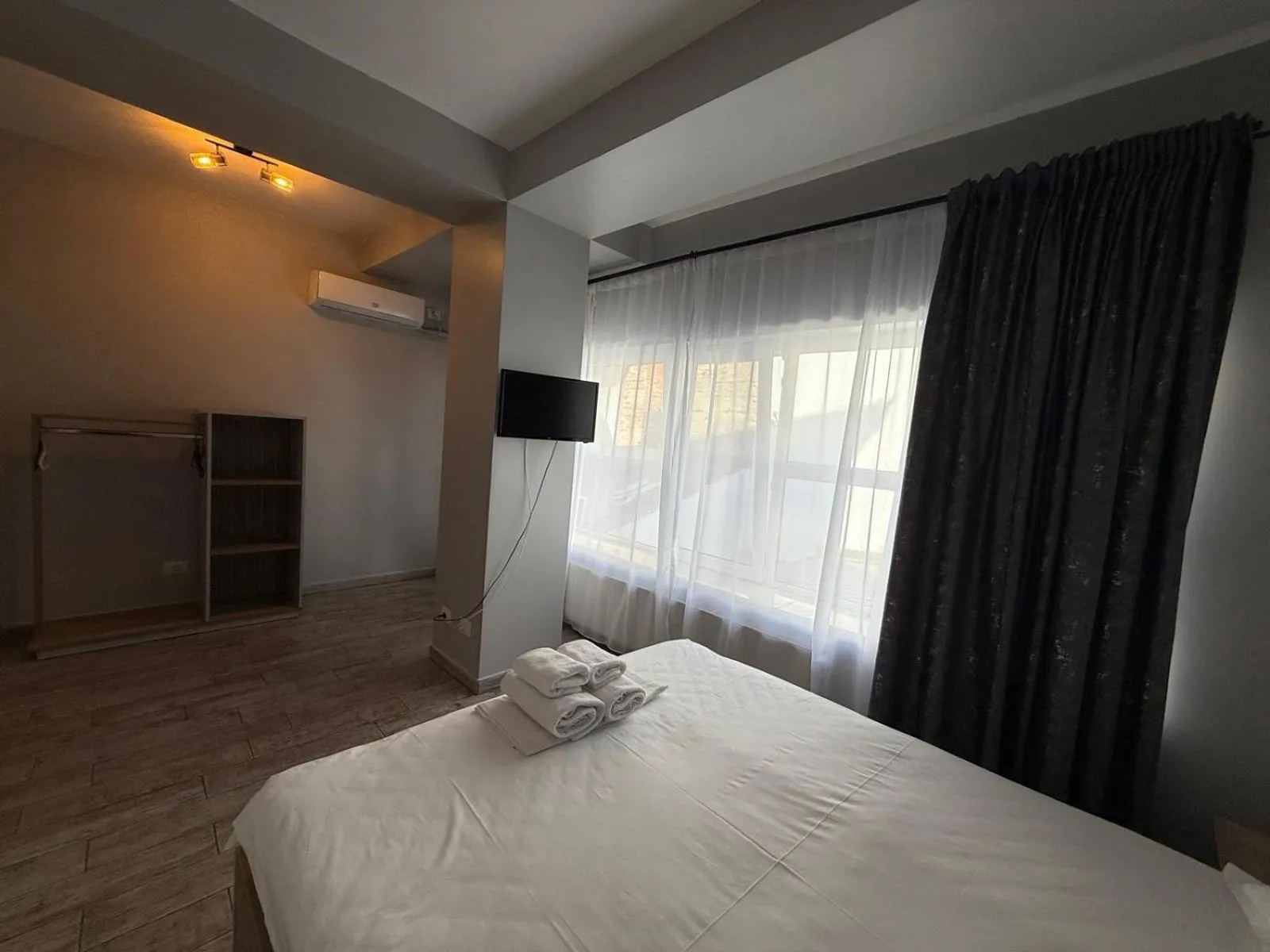 Bed in Ave Hotel Victoriei