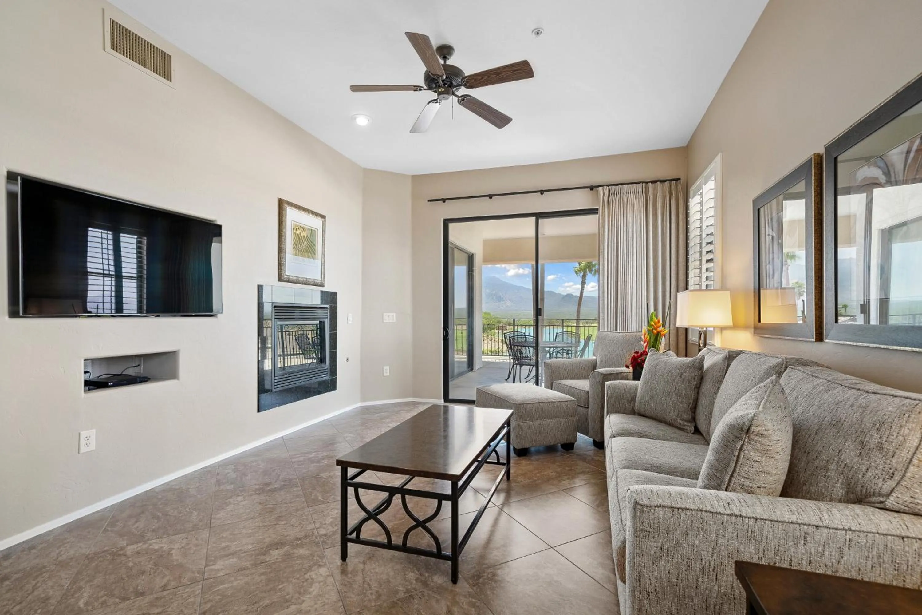 Living room in Canoa Ranch Golf Resort