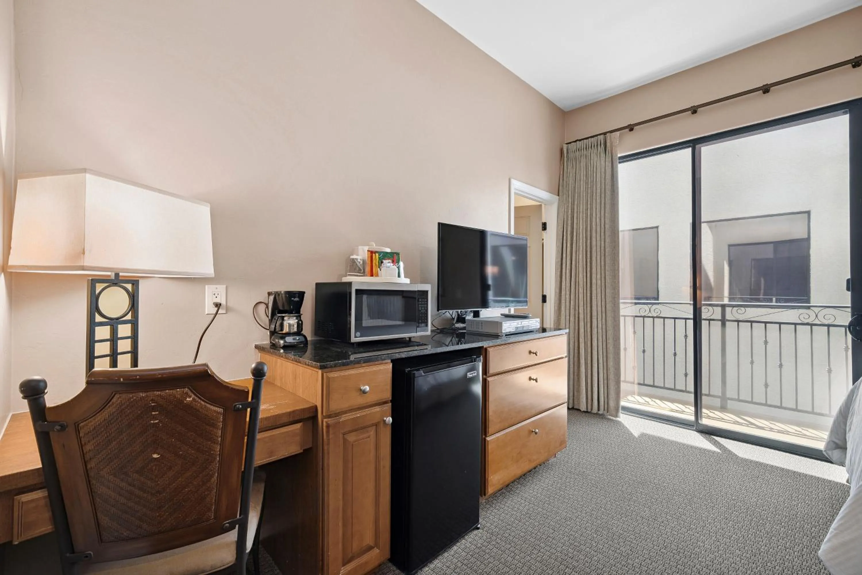 microwave in Canoa Ranch Golf Resort