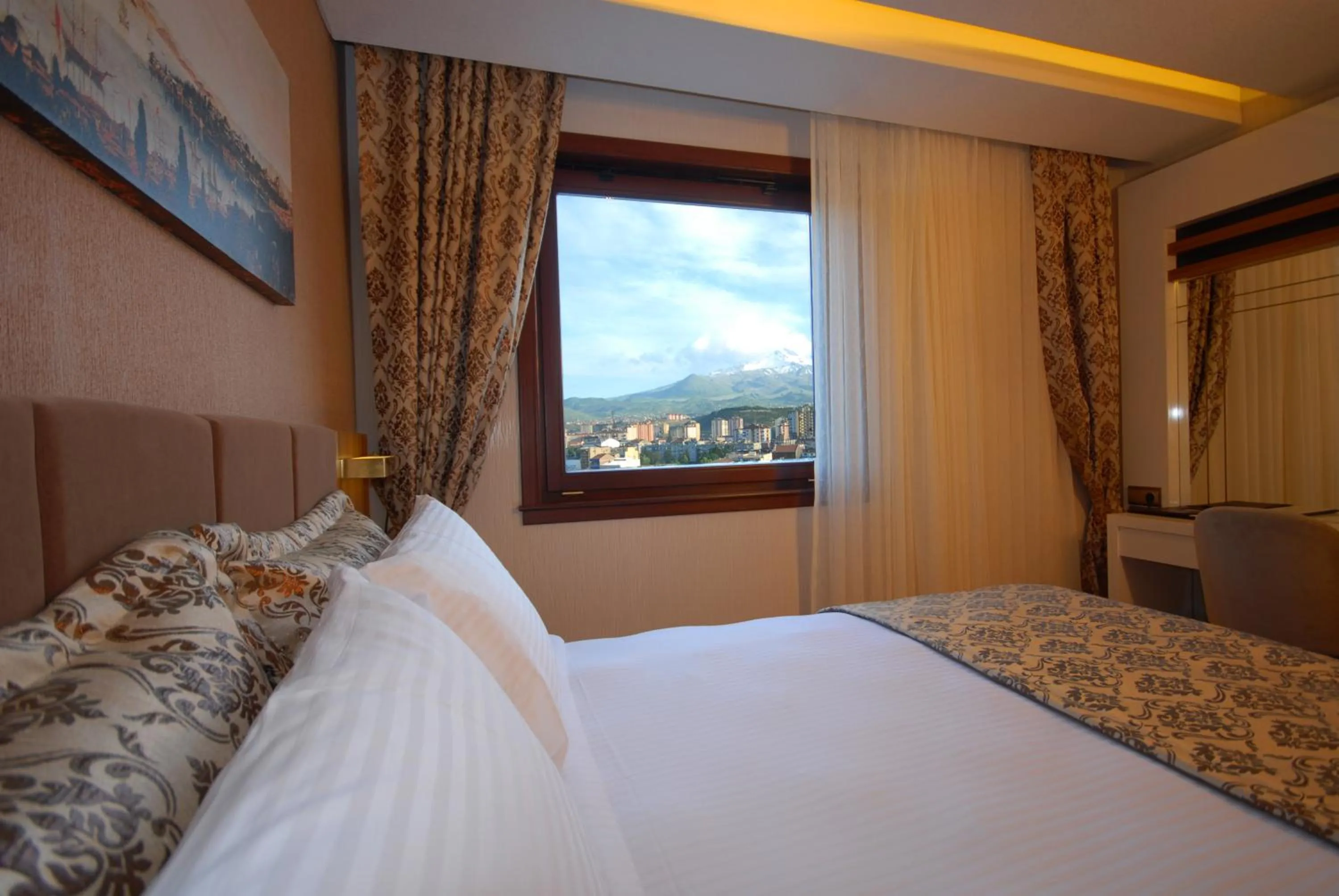 City view, Bed in Imamoglu Pasa Butik Hotel