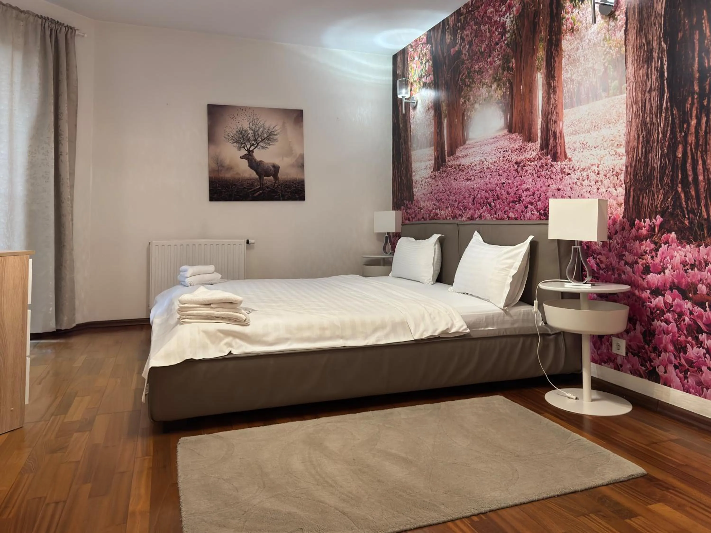 Bedroom, Bed in Monte Carlo Palace Suites