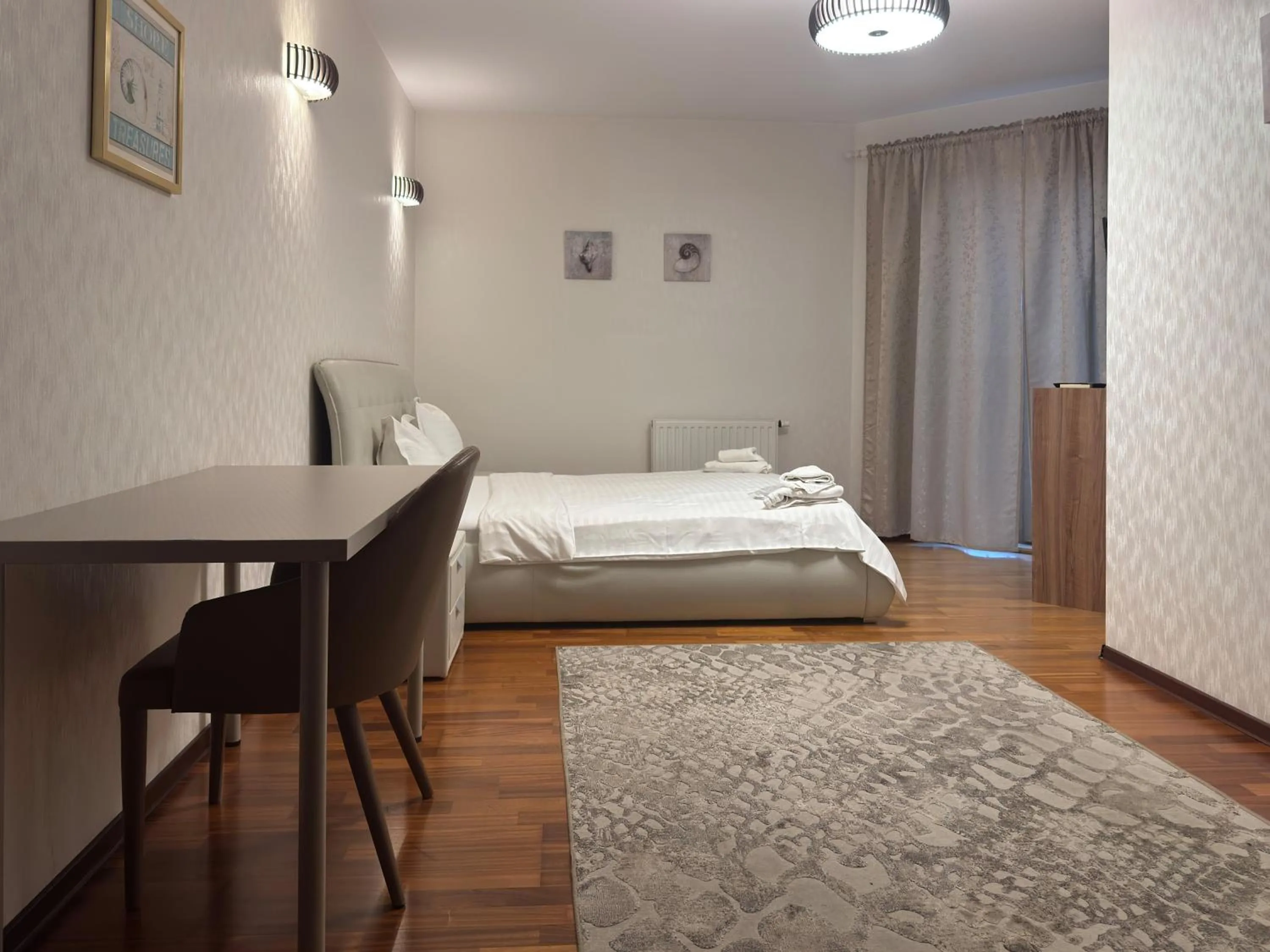 Bedroom, Bed in Monte Carlo Palace Suites