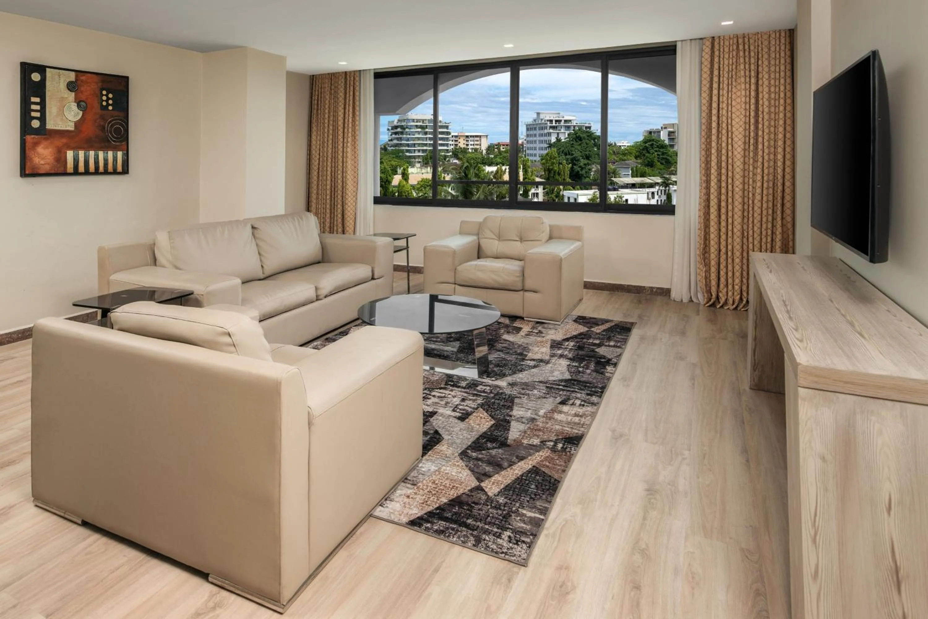 Lounge or bar in Delta Hotels by Marriott Dar es Salaam