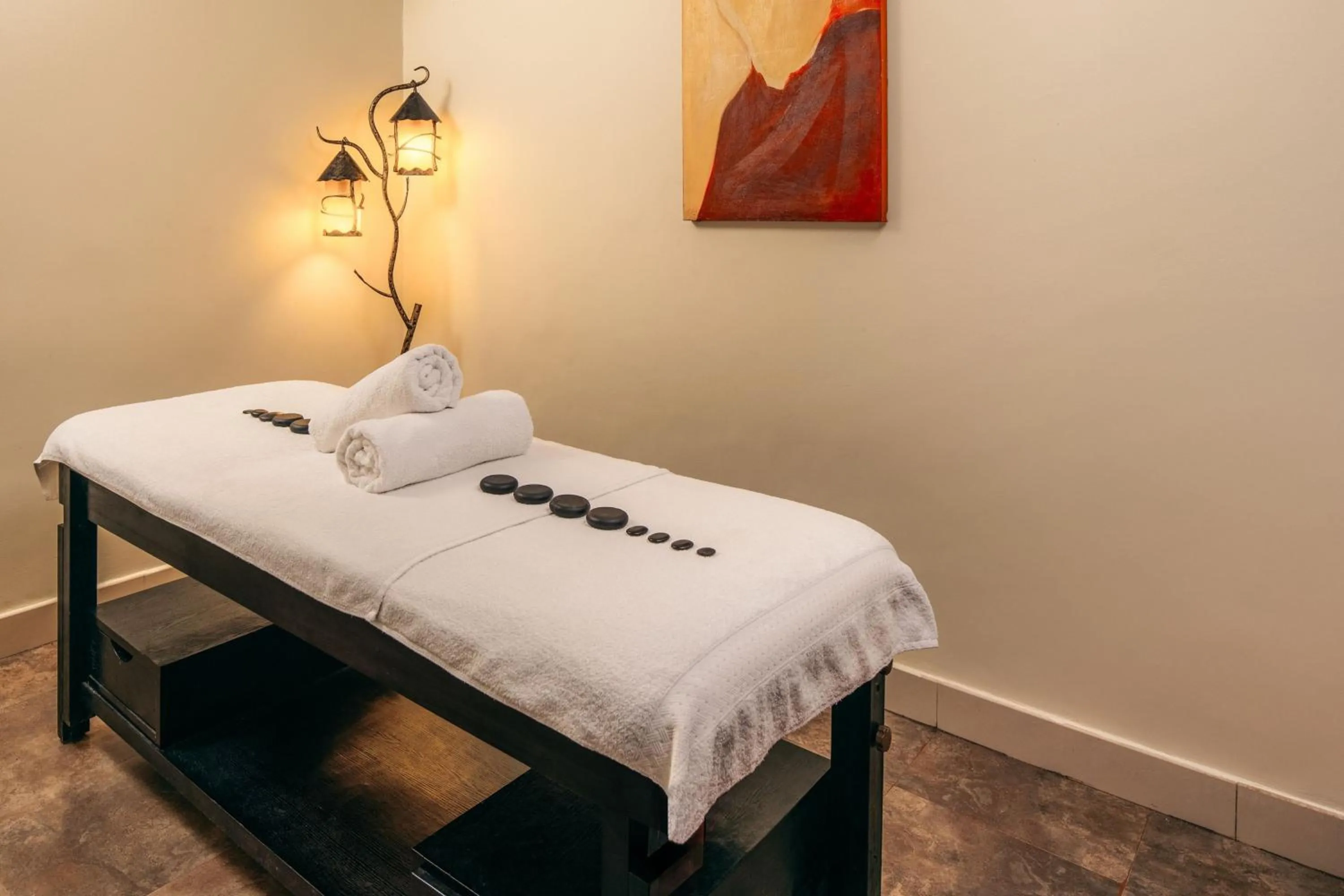 Spa and wellness centre/facilities in Delta Hotels by Marriott Dar es Salaam