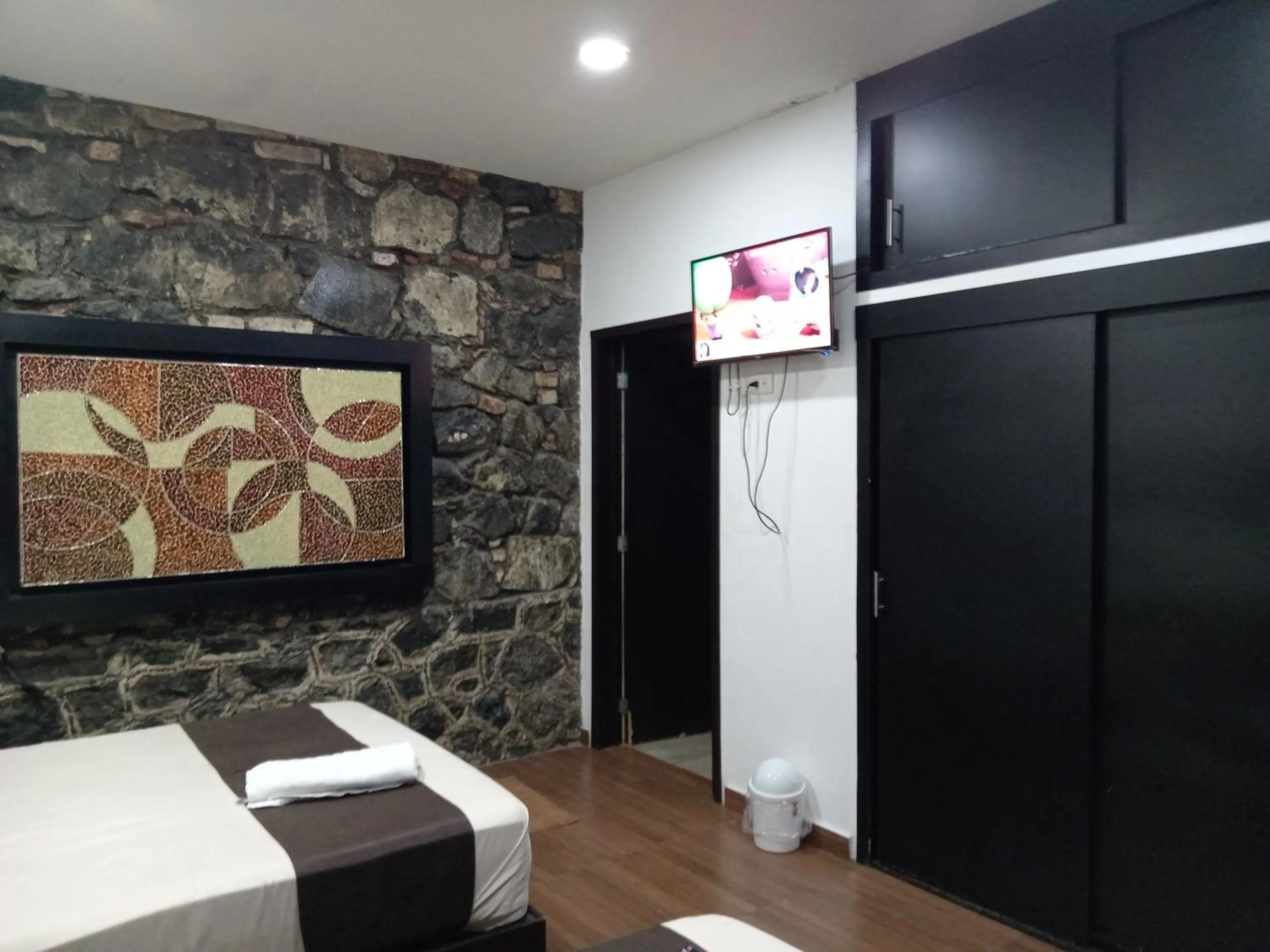 Property building, Bed in Hotel Xochicaltzin