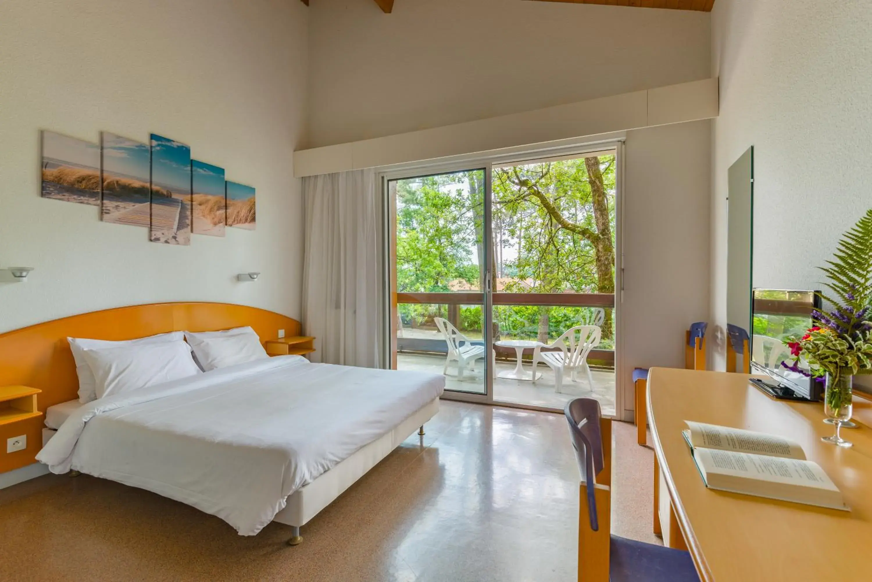 Quadruple Room in Azureva Club Ronce les Bains Quadruple Room in Azureva Club Ronce les Bains