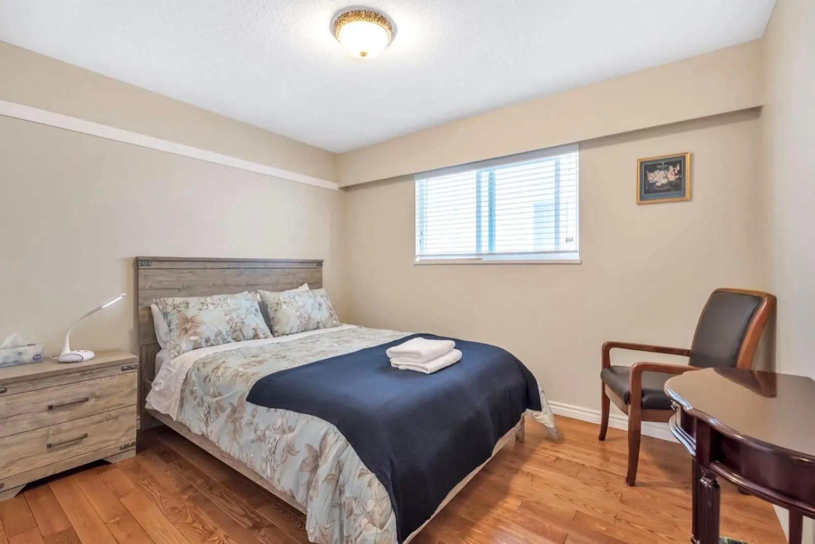 Photo of the whole room, Bed in Orchid House near Vancouver YVR Airport