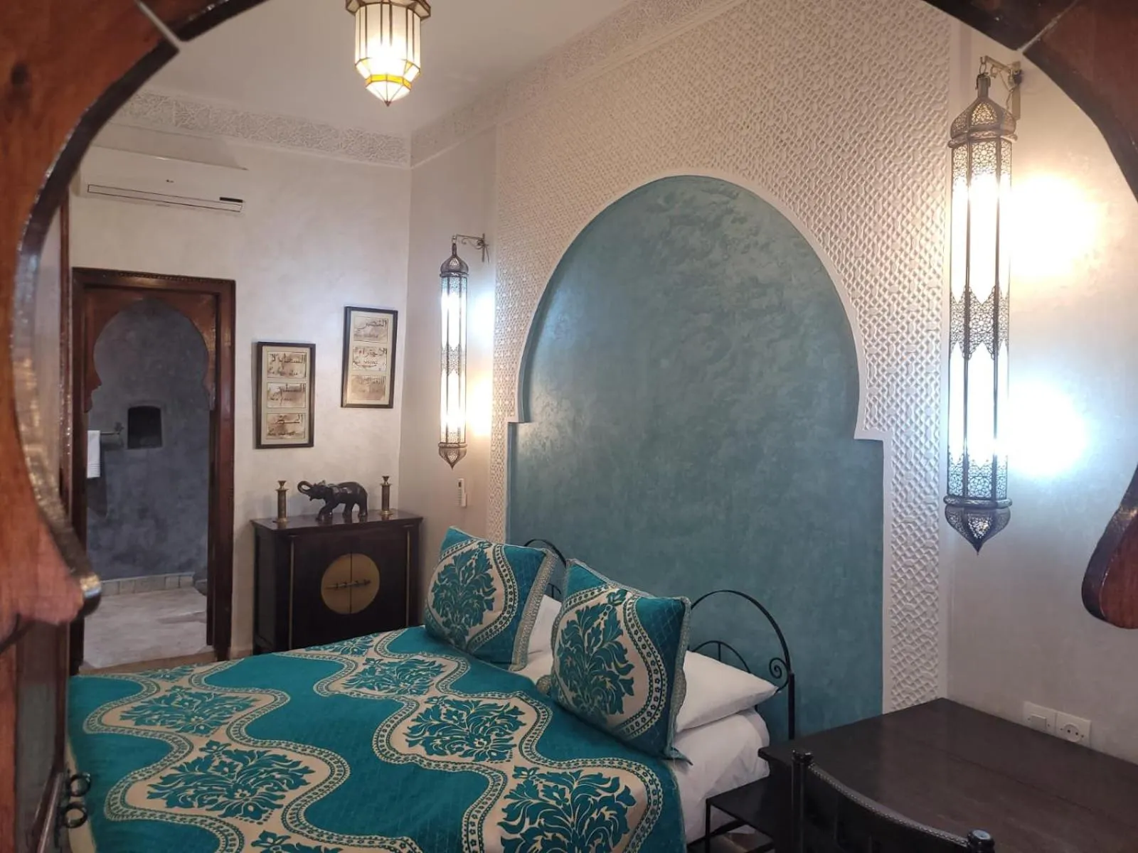 Photo of the whole room, Bed in Riad Bayti