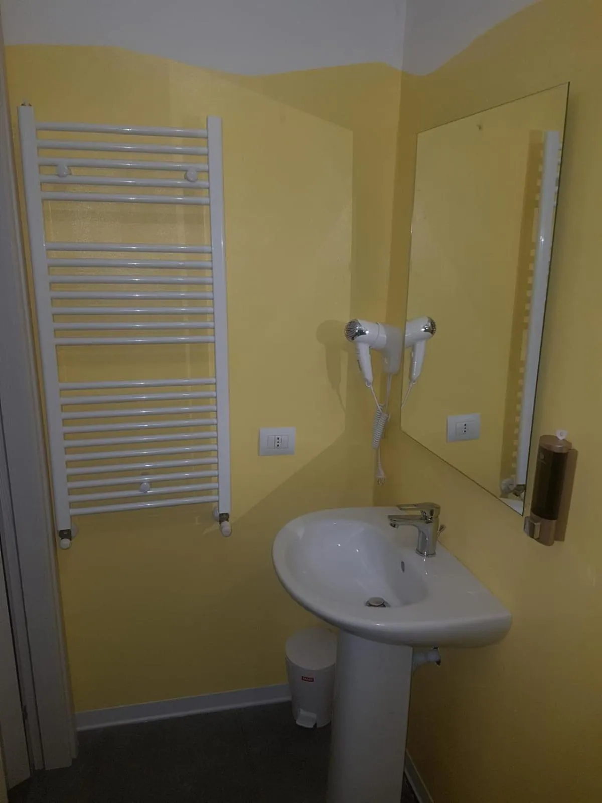 Bathroom in Bed Rho Stazione - Fiera