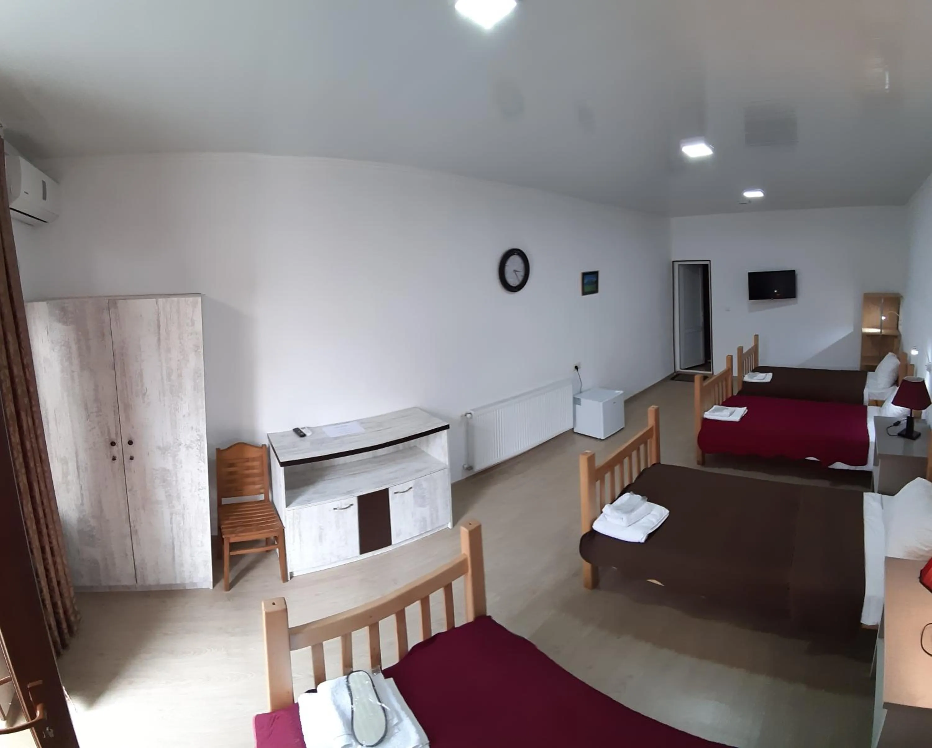 Photo of the whole room, Bed in Hotel Dimasi