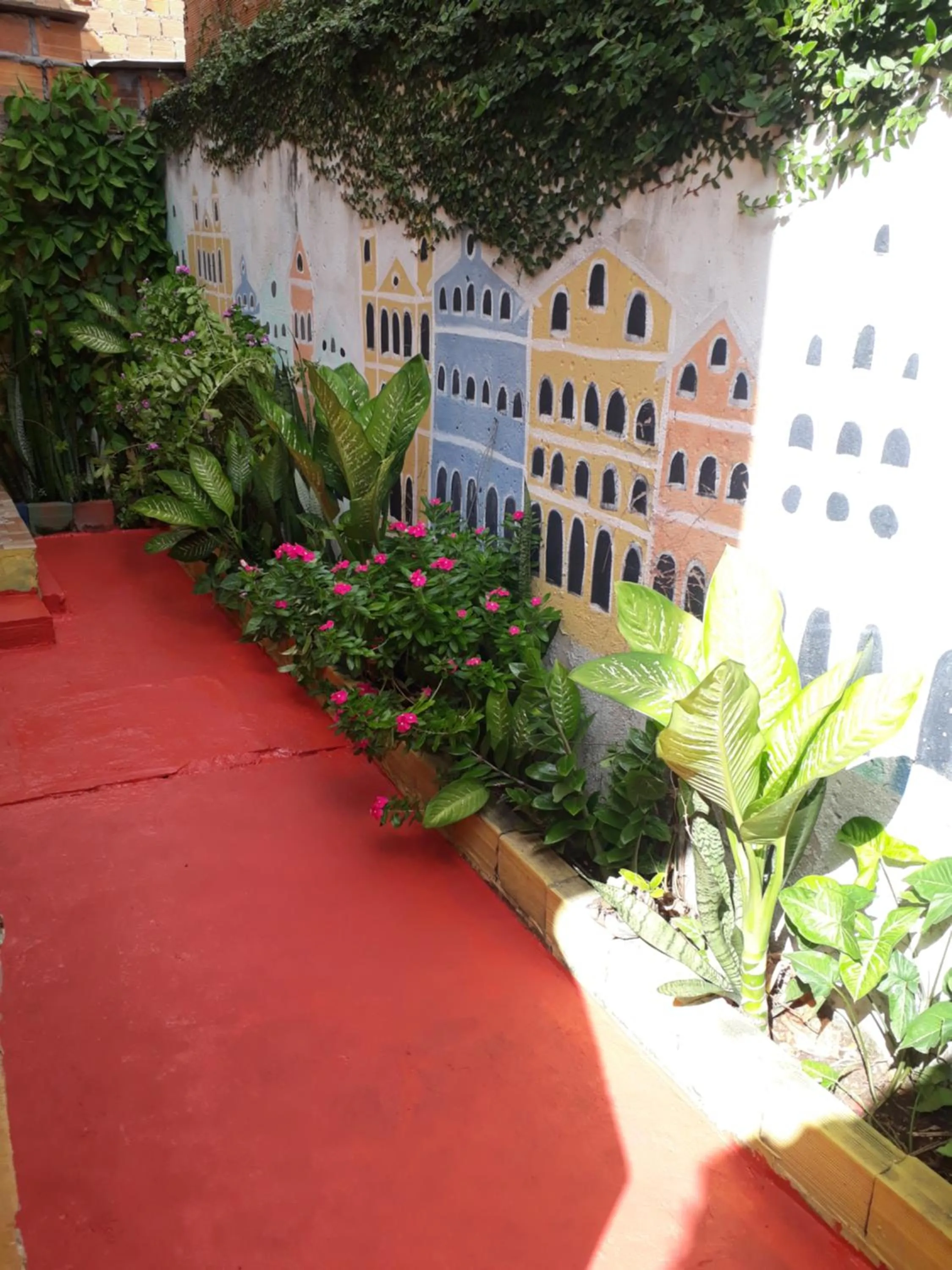 Garden in Perto Do Aeroporto De Salvador - Dona Pitanga Hostel