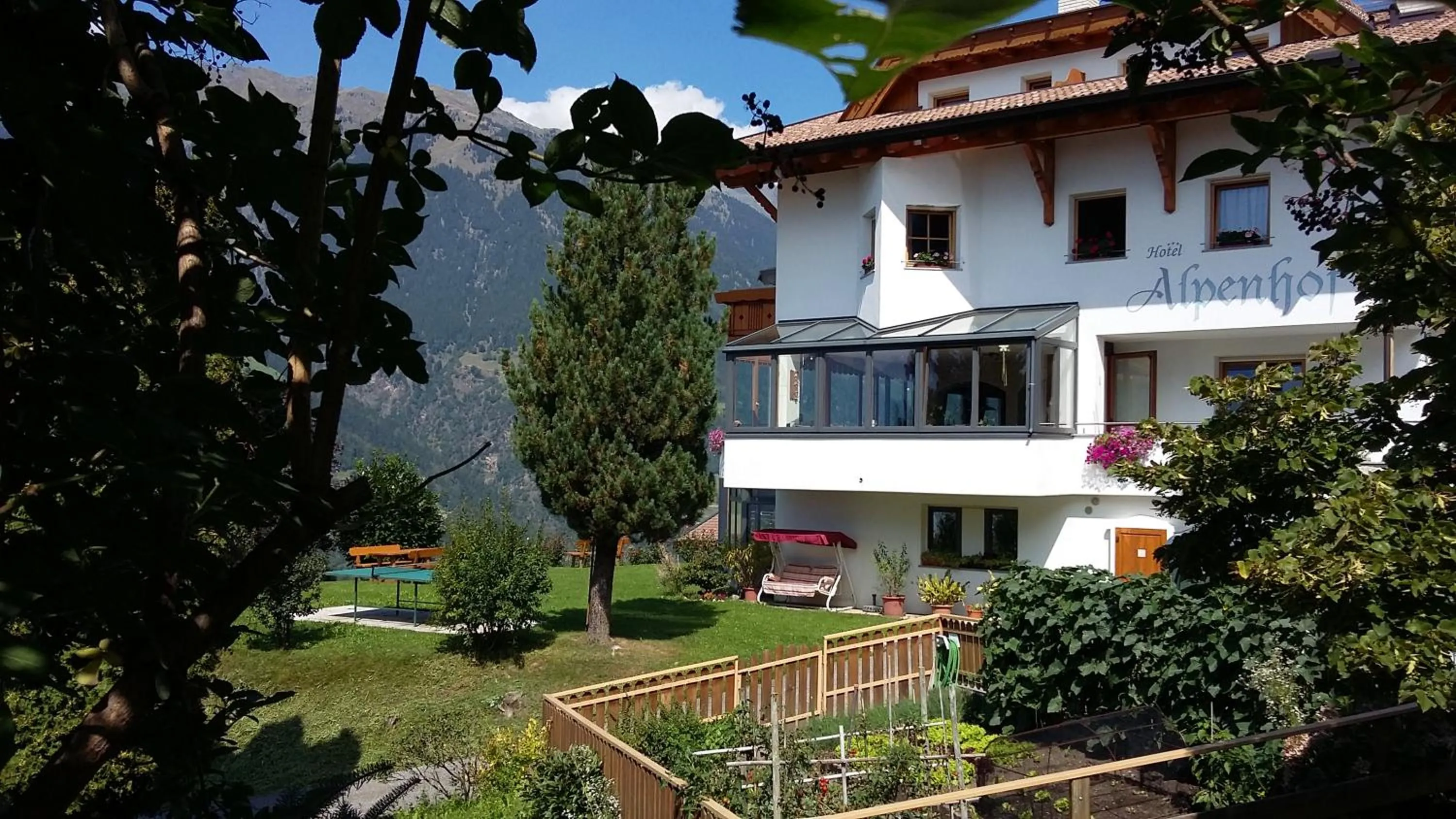 Property building in Hotel Garni Alpenhof