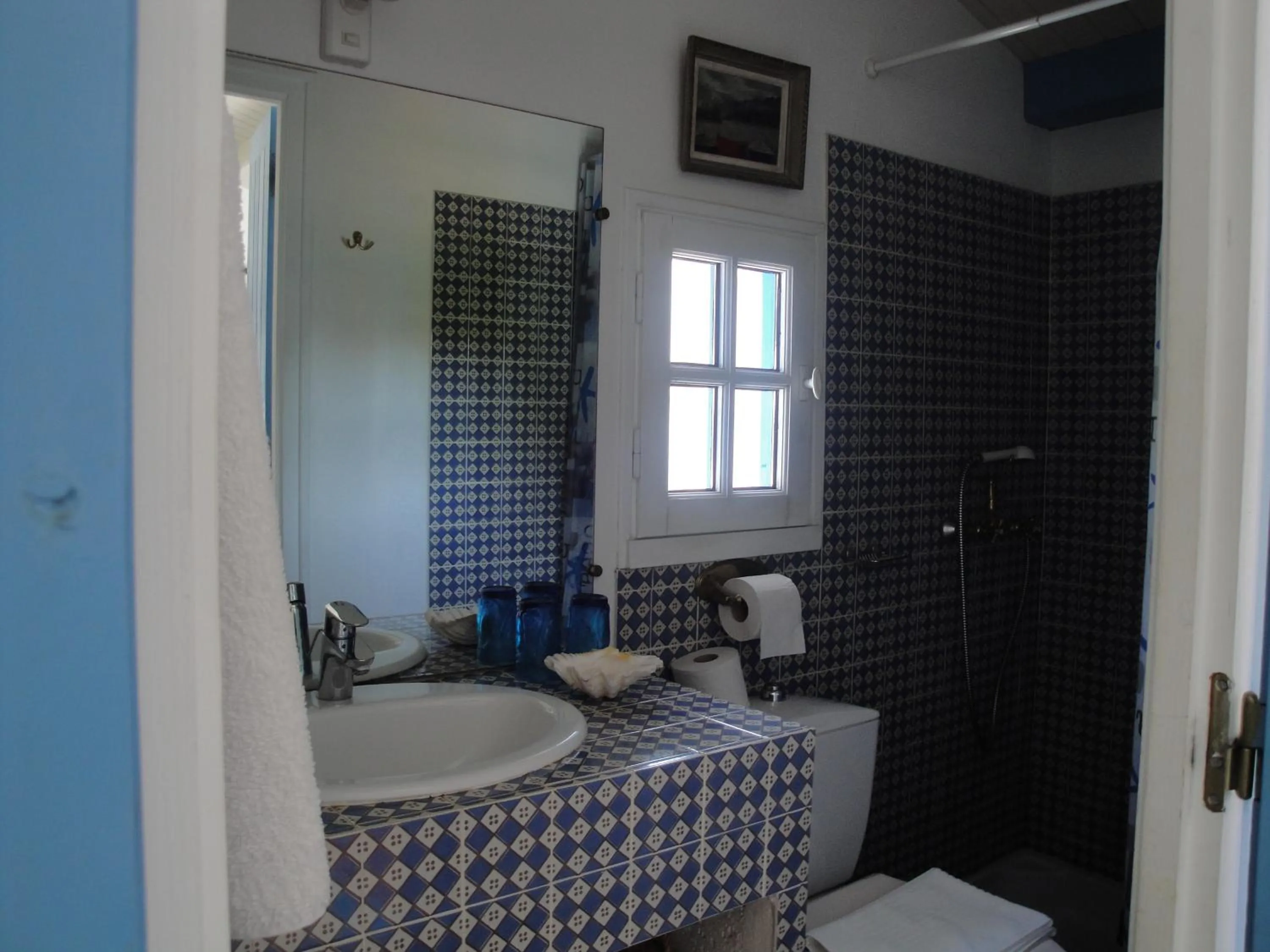 Le Buzet Bleu Bed & Breakfast