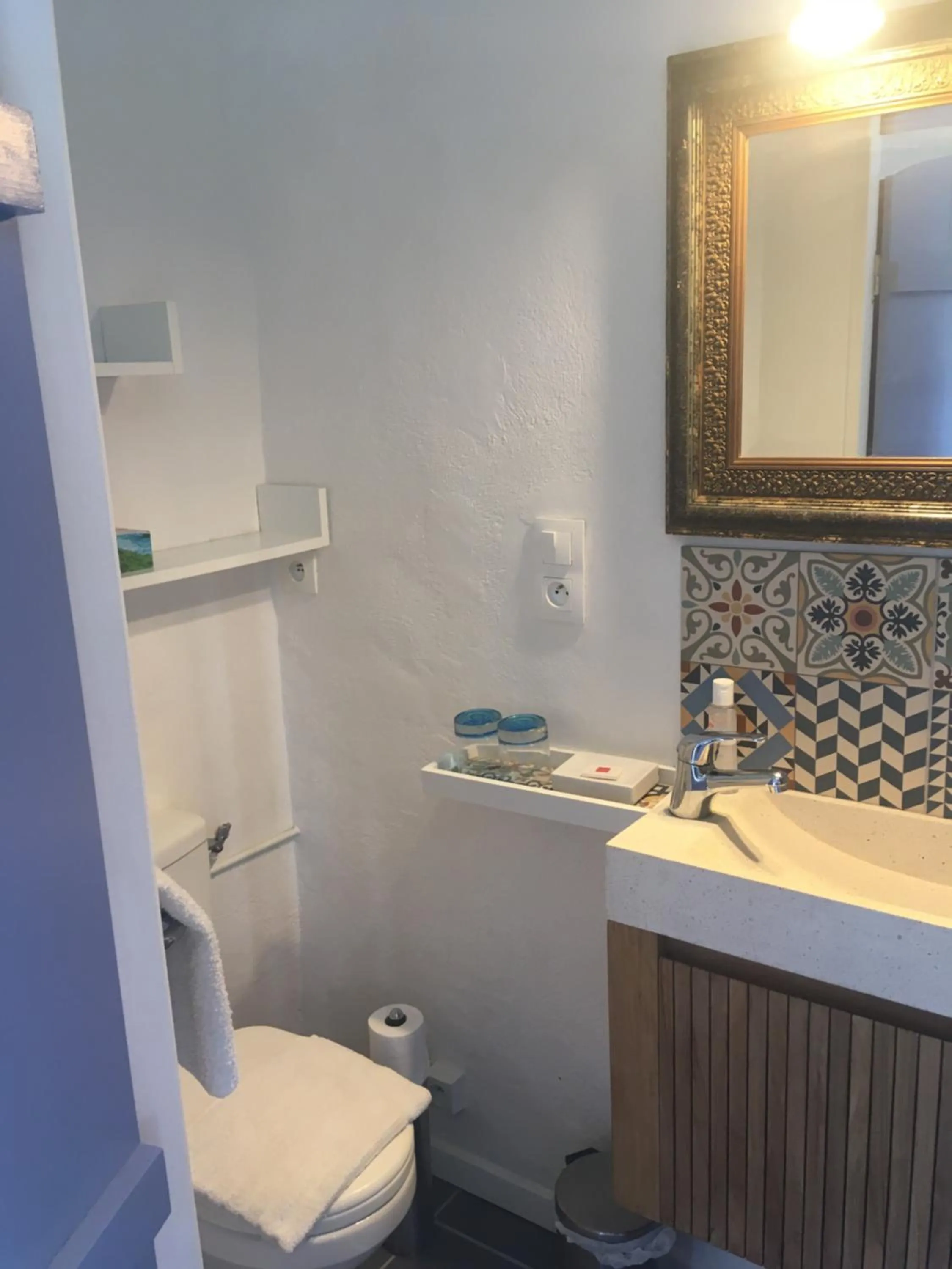 Le Buzet Bleu Bed & Breakfast