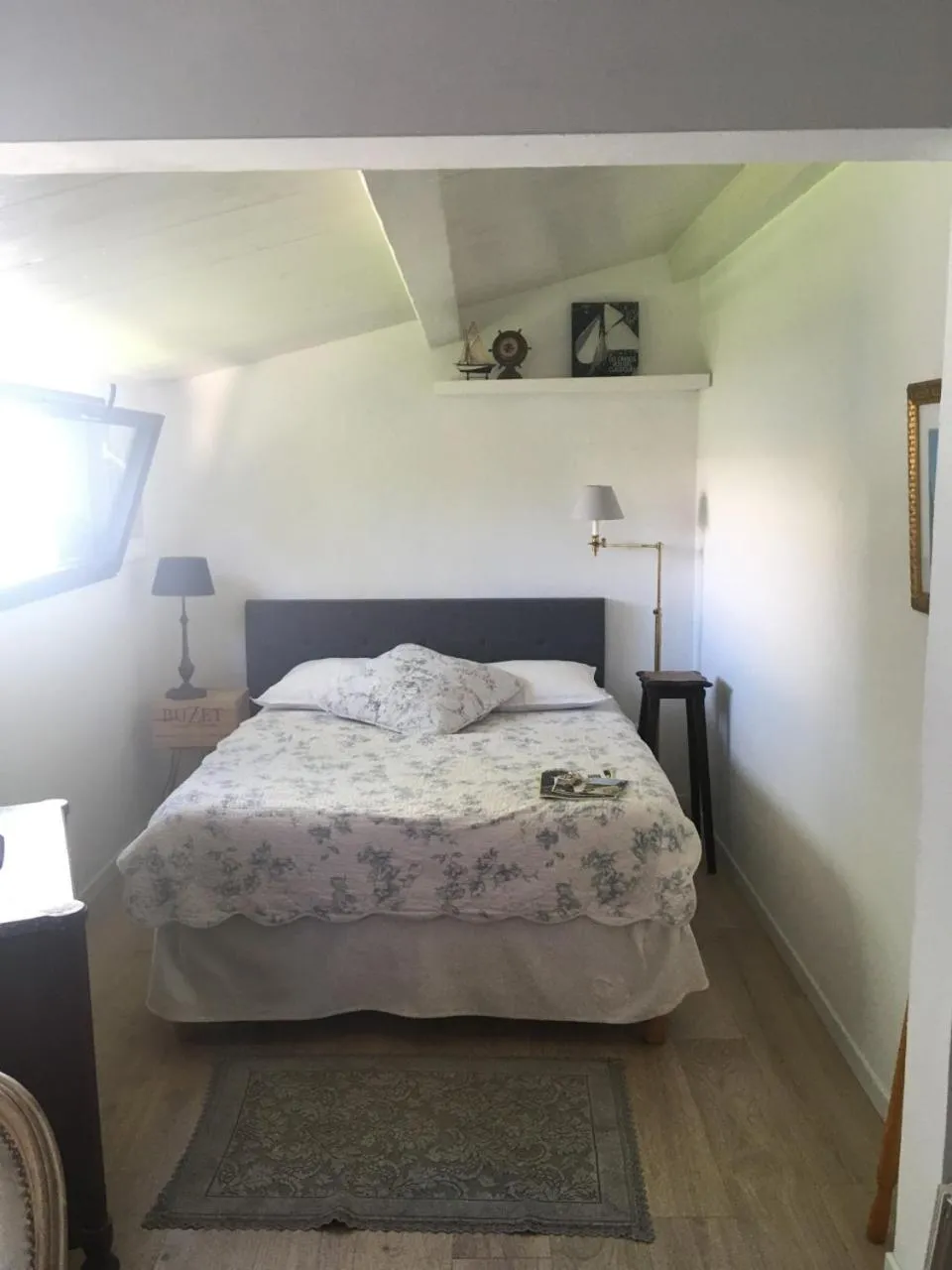 Bed in Le Buzet Bleu Bed & Breakfast