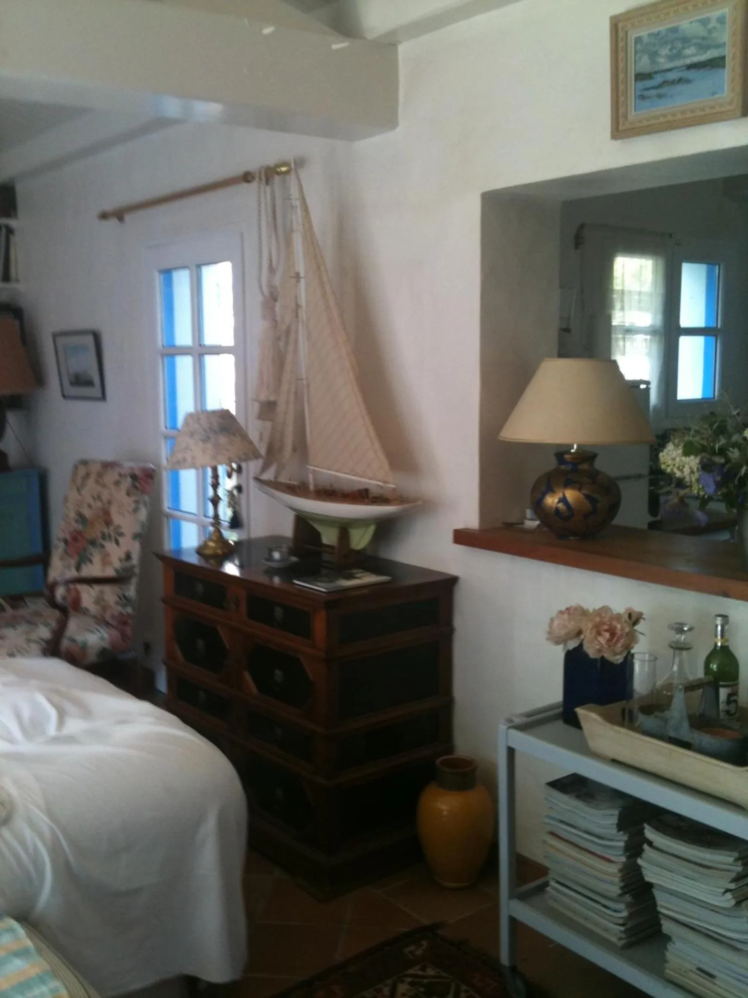 Decorative detail, Bed in Le Buzet Bleu Bed & Breakfast