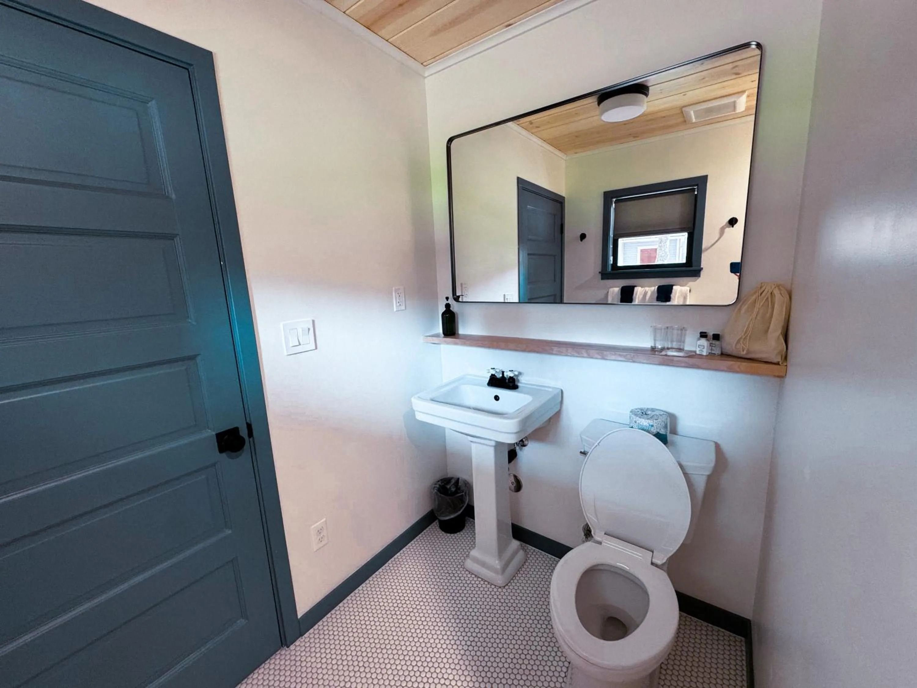 Toilet in Piety Hill Cottages