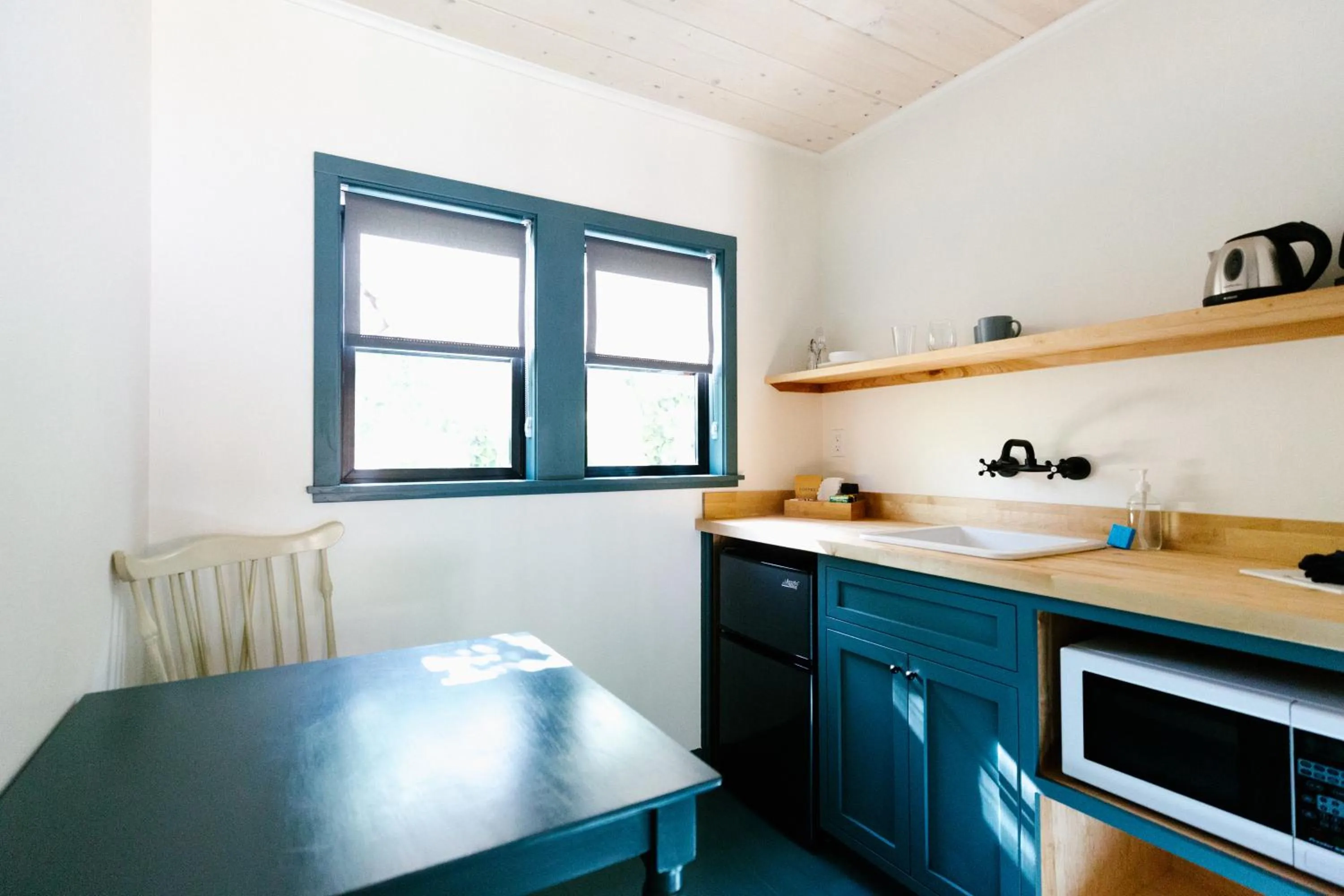 Kitchen or kitchenette in Piety Hill Cottages