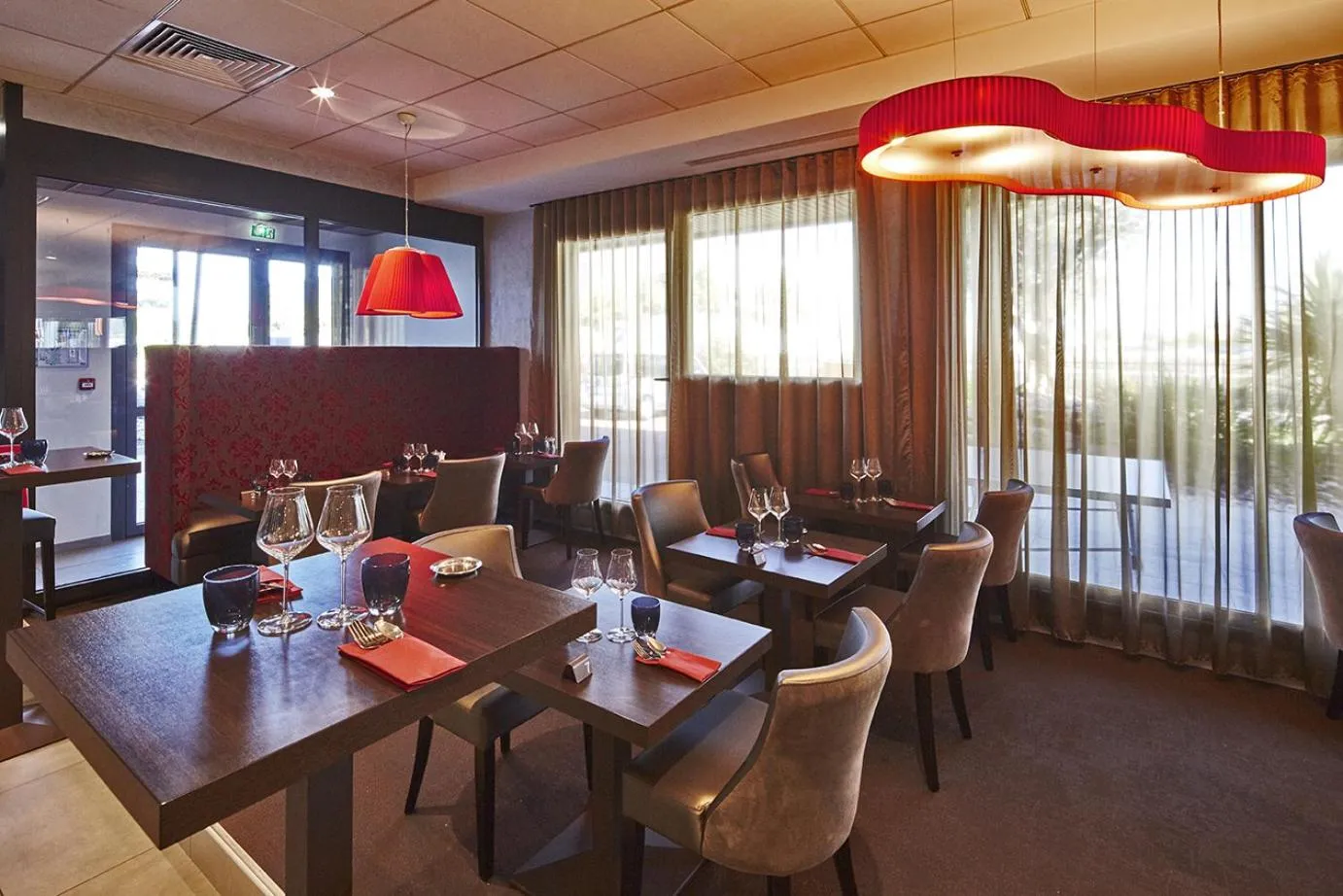 Restaurant/places to eat in Kyriad Prestige Lyon Est - Saint Priest Eurexpo Hotel and SPA