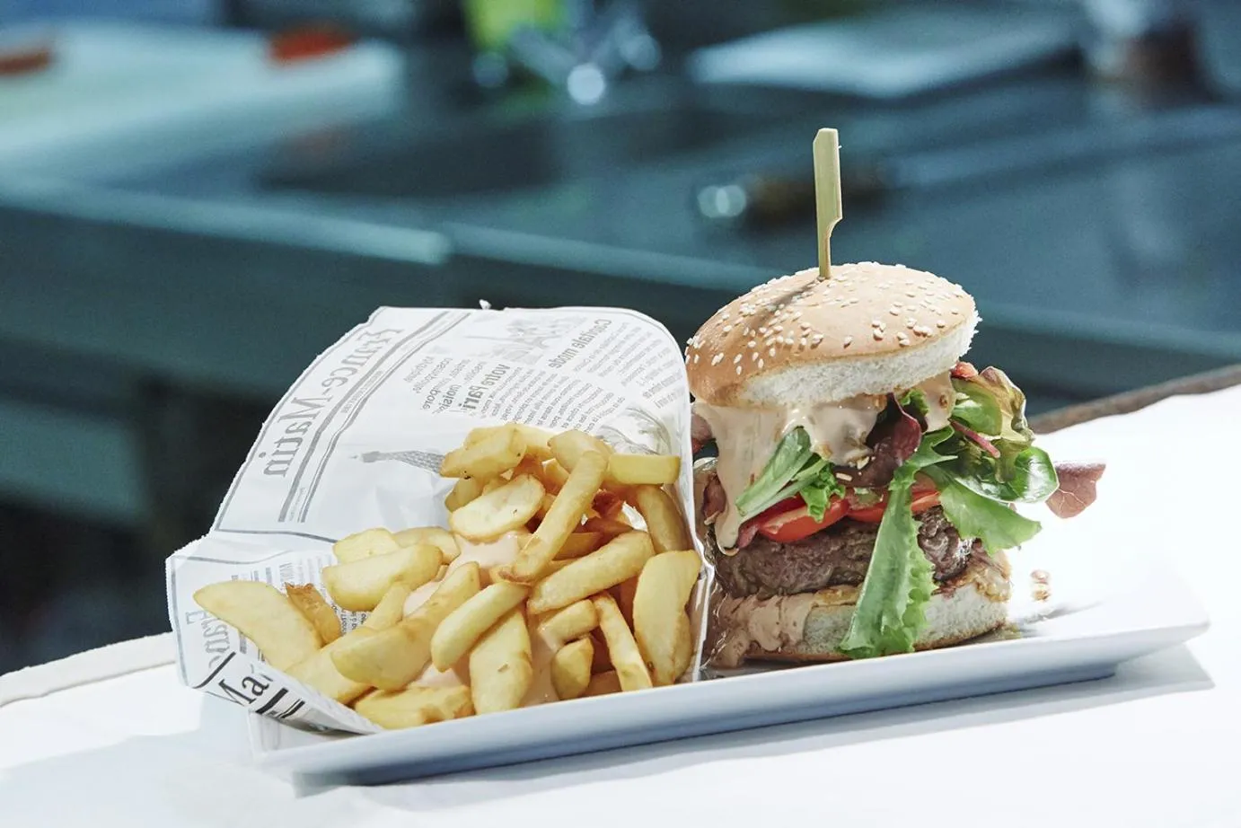 Restaurant/places to eat in Kyriad Prestige Lyon Est - Saint Priest Eurexpo Hotel and SPA