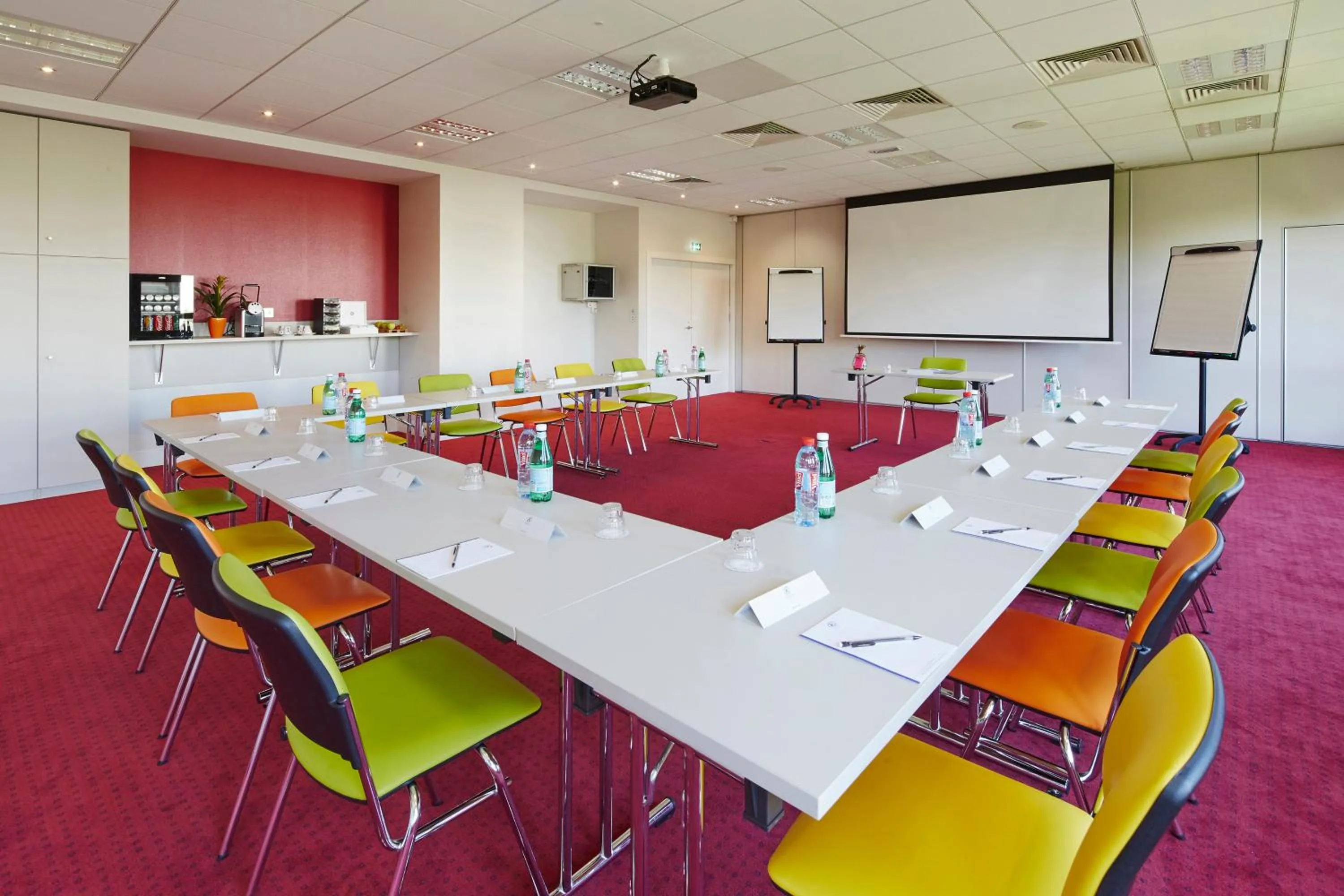 Business facilities in Kyriad Prestige Lyon Est - Saint Priest Eurexpo Hotel and SPA