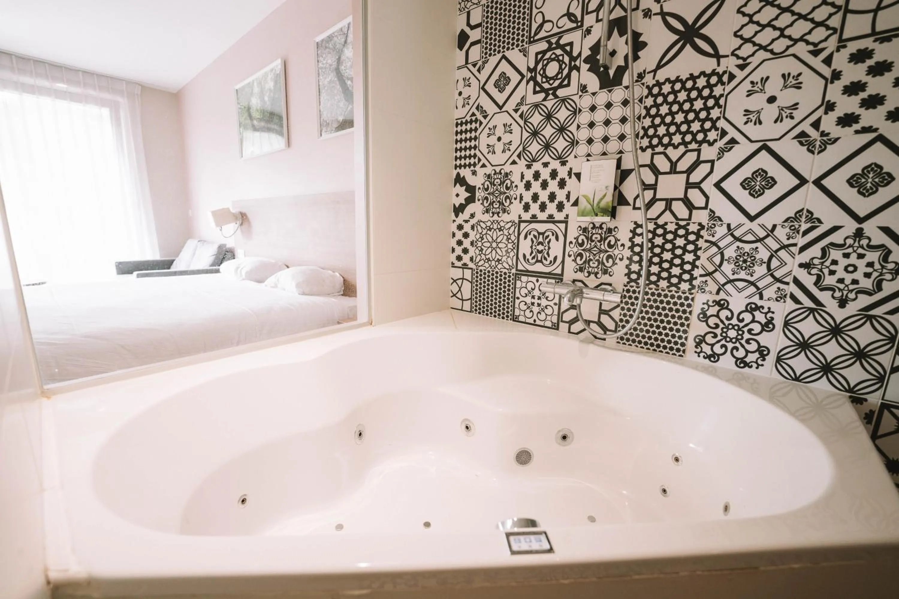 Bathroom in Utopia Hotel - Art & Nature Hotel