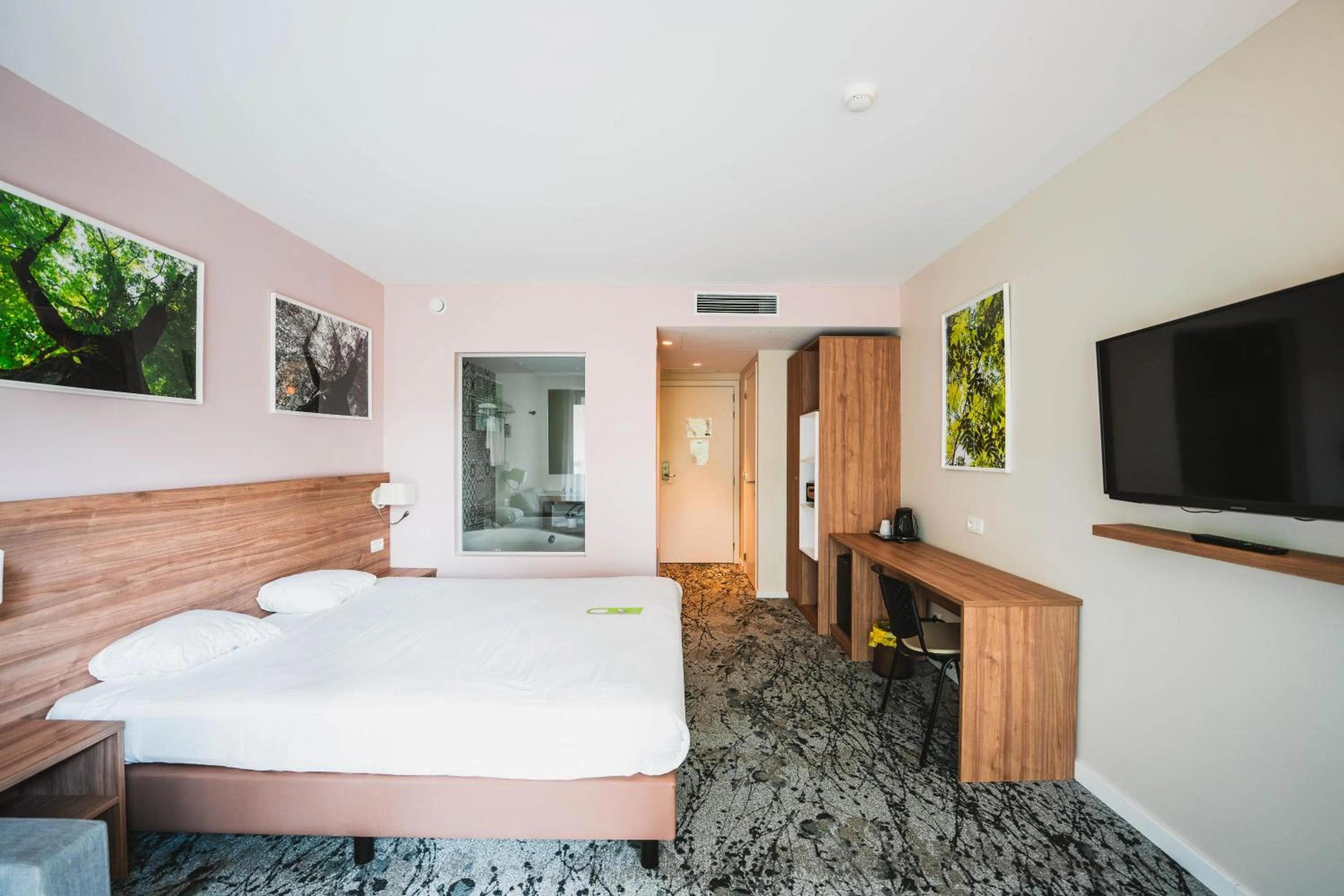 Photo of the whole room, Bed in Utopia Hotel - Art & Nature Hotel