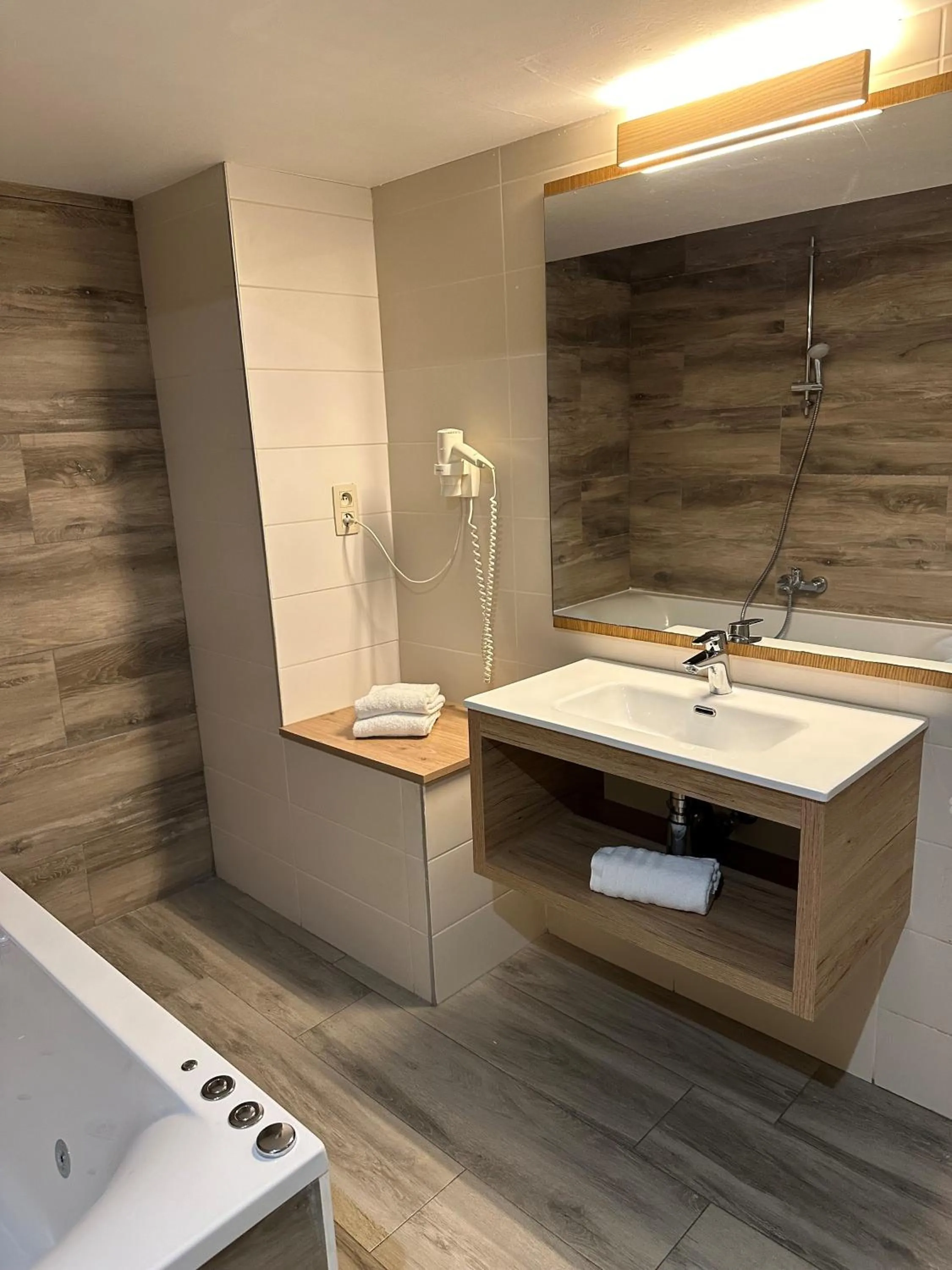 Bathroom in Utopia Hotel - Art & Nature Hotel