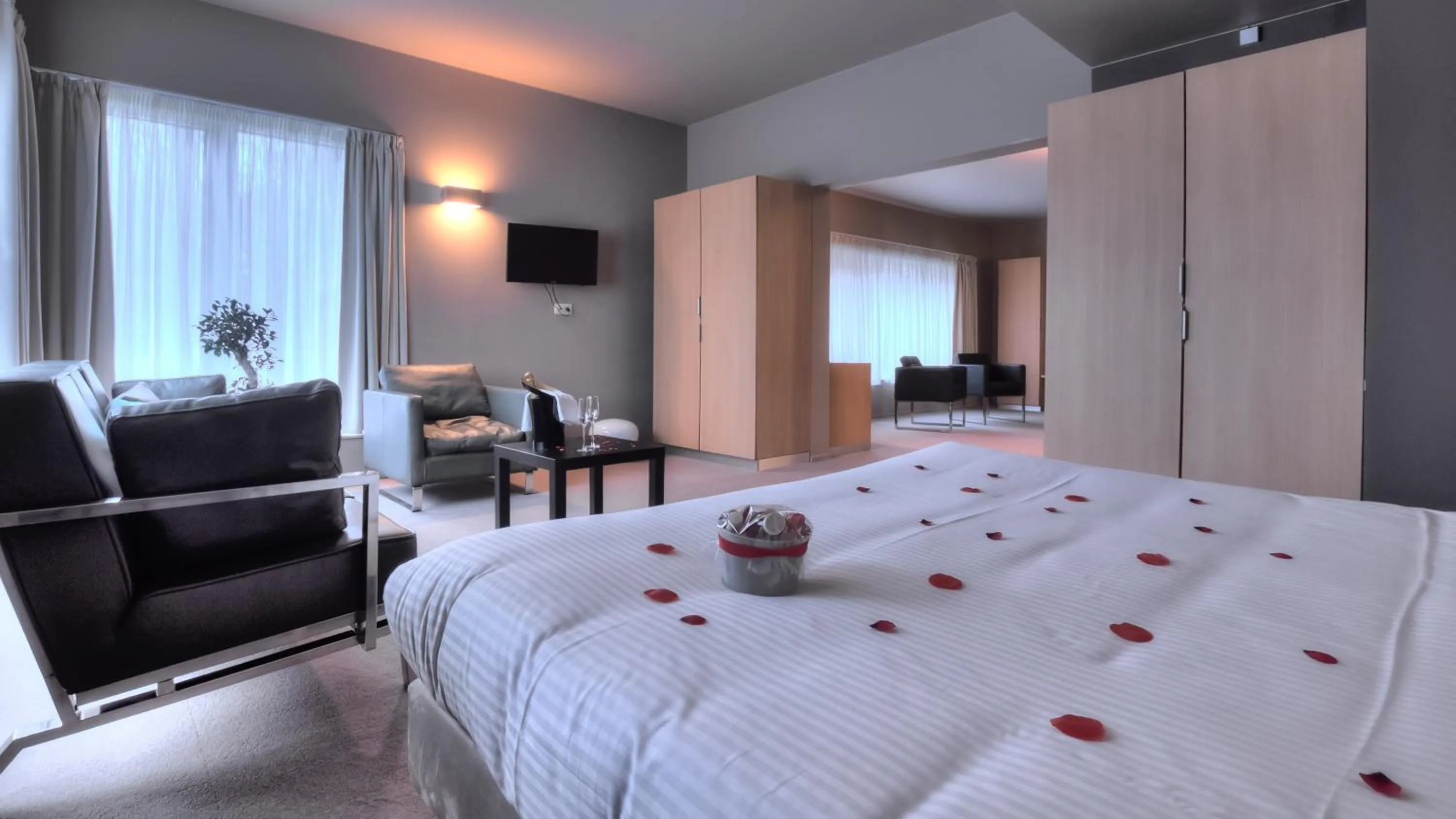 Photo of the whole room, Bed in Utopia Hotel - Art & Nature Hotel