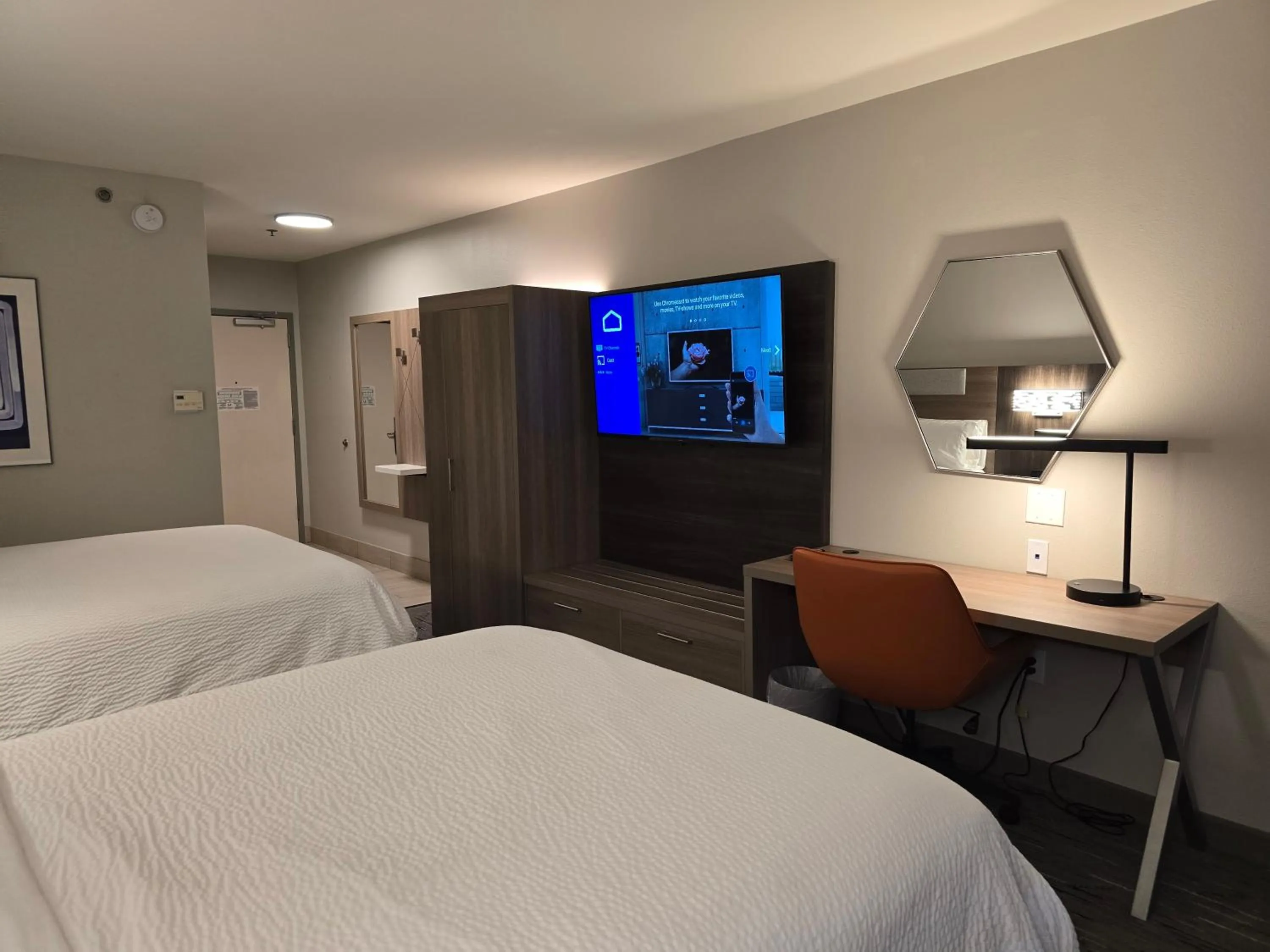 Bedroom, Bed in Holiday Inn Express & Suites - Smithfield/Selma by IHG