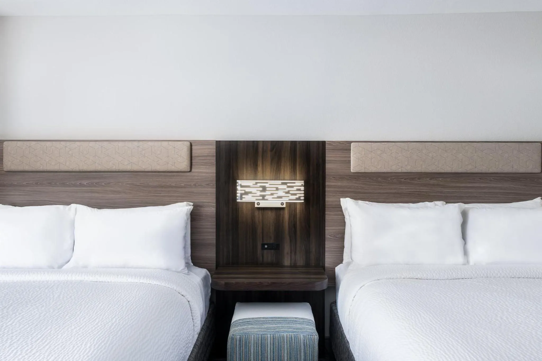 Photo of the whole room, Bed in Holiday Inn Express Atlanta West - Theme Park Area by IHG